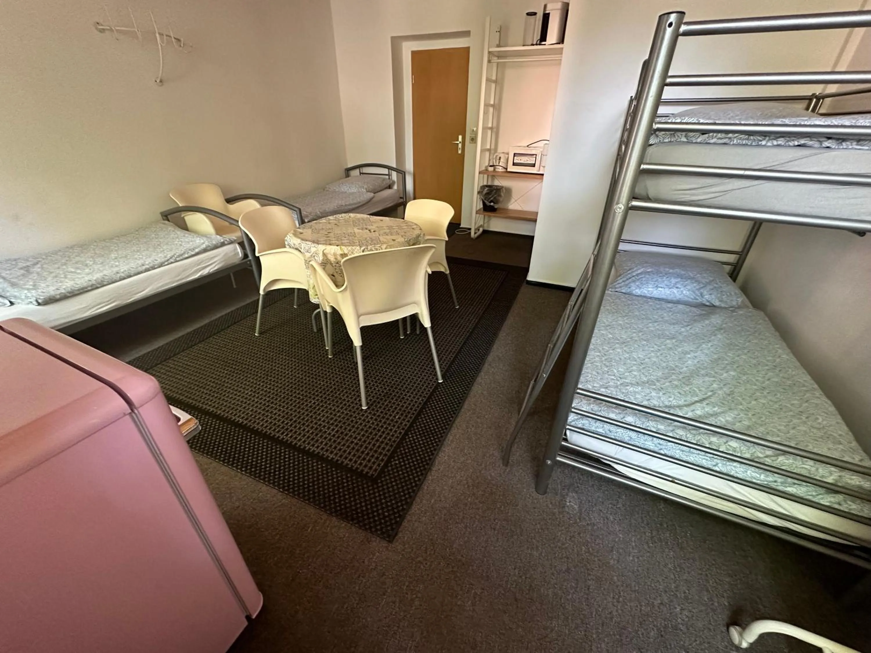 Photo of the whole room, Bed in Bigus