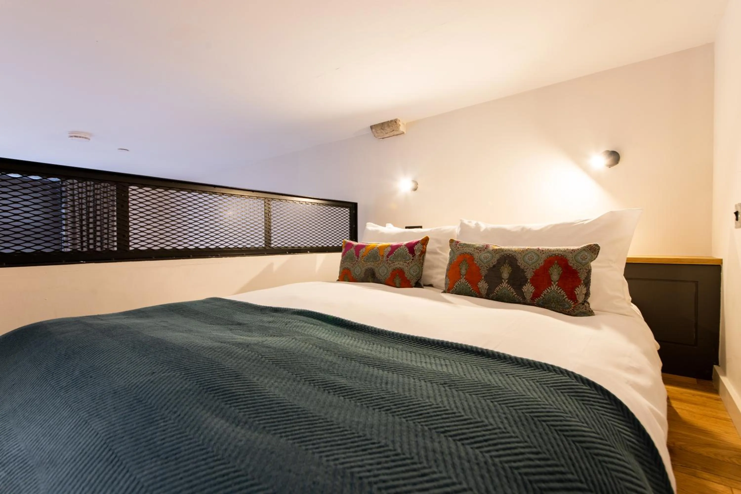 Bed in Linton Collection - Blackfriars Lofts