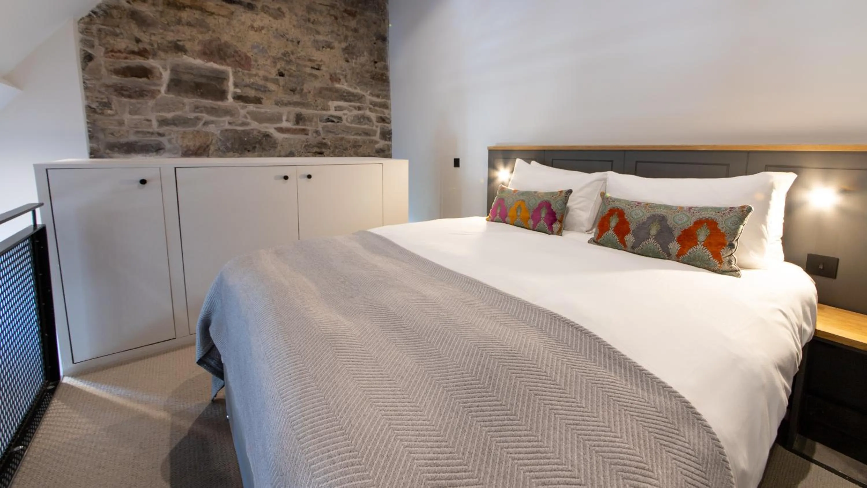 Bed in Linton Collection - Blackfriars Lofts