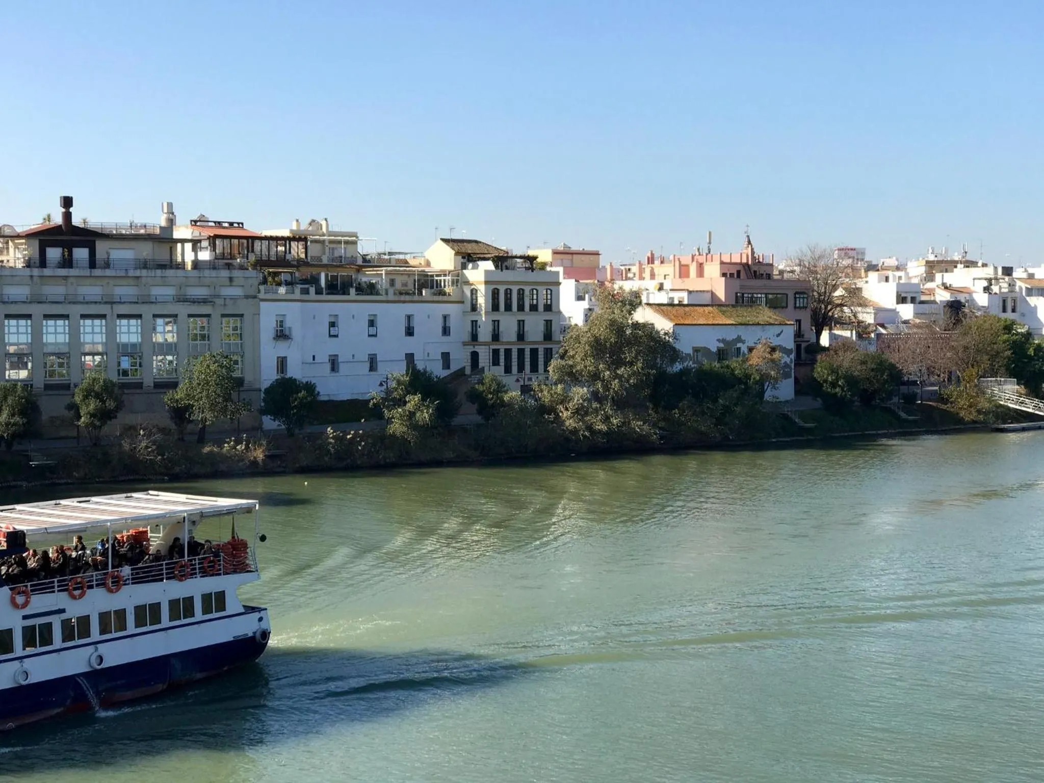 Property building in Casas de Sevilla - Apartamento Puente de Triana