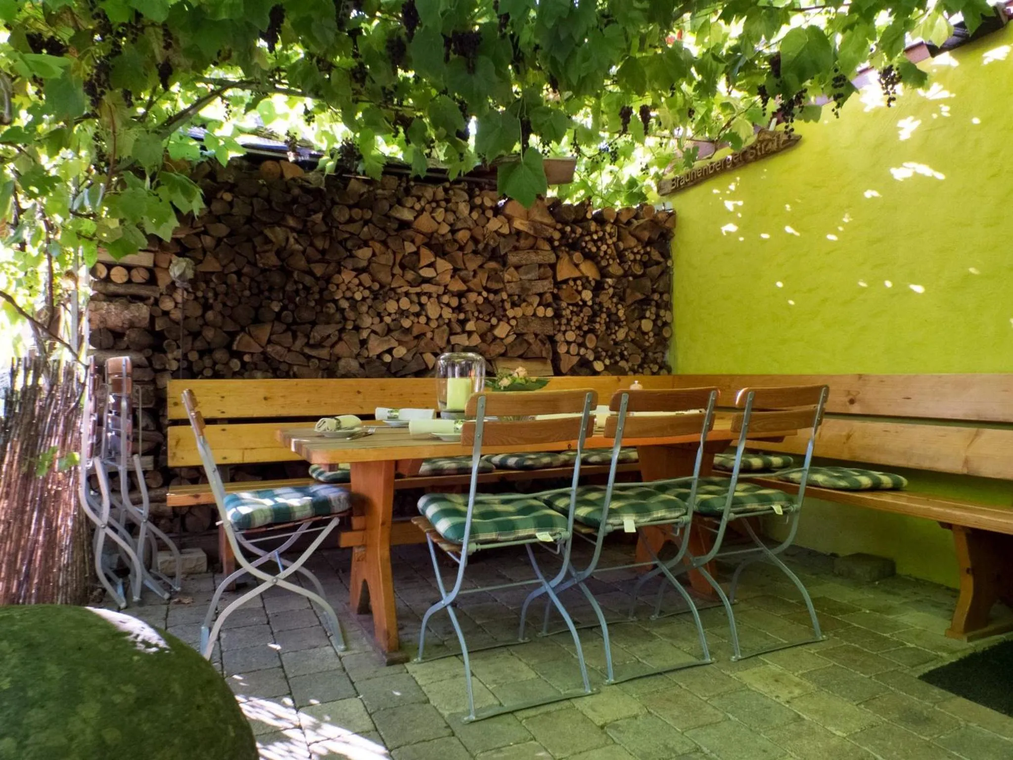 Garden in " Zum alten Schlawiner "