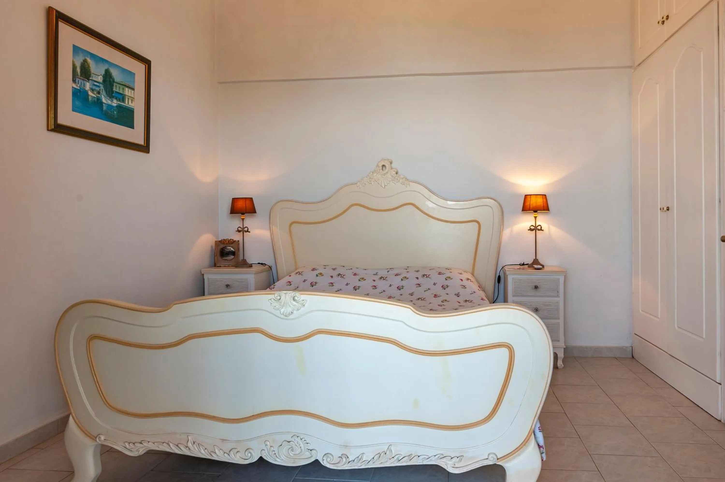 Bed in Anna Apartments Boukari