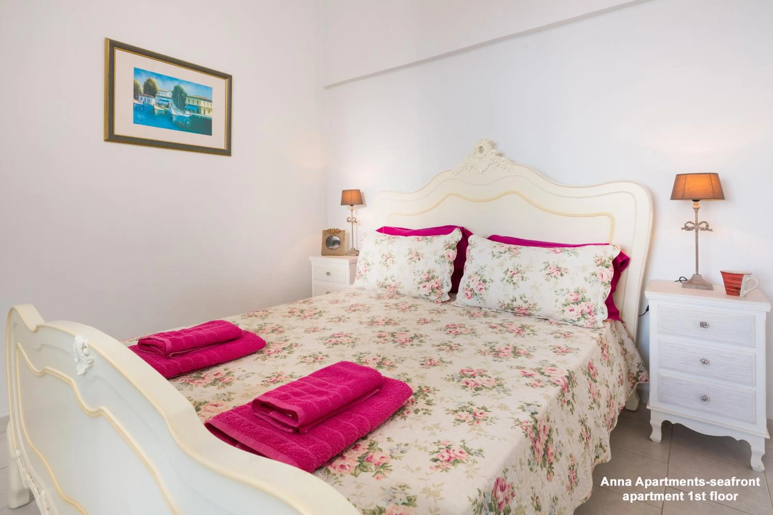 Bed in Anna Apartments Boukari