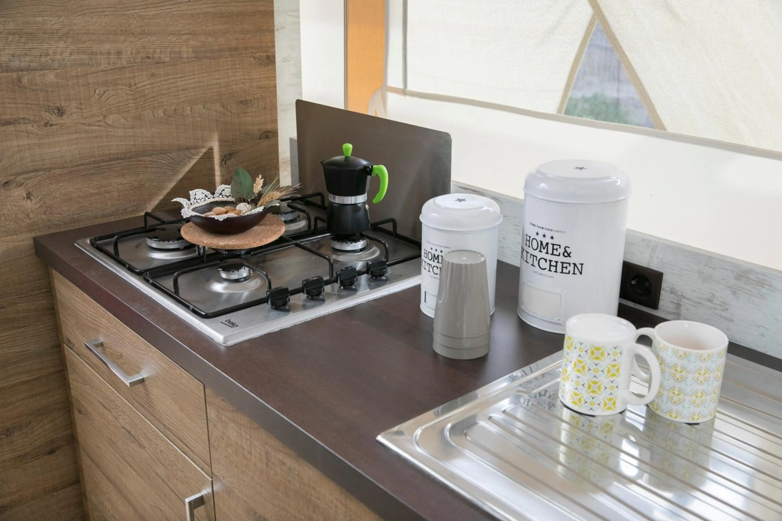 Kitchen or kitchenette in Ciriga Sicily Glamping