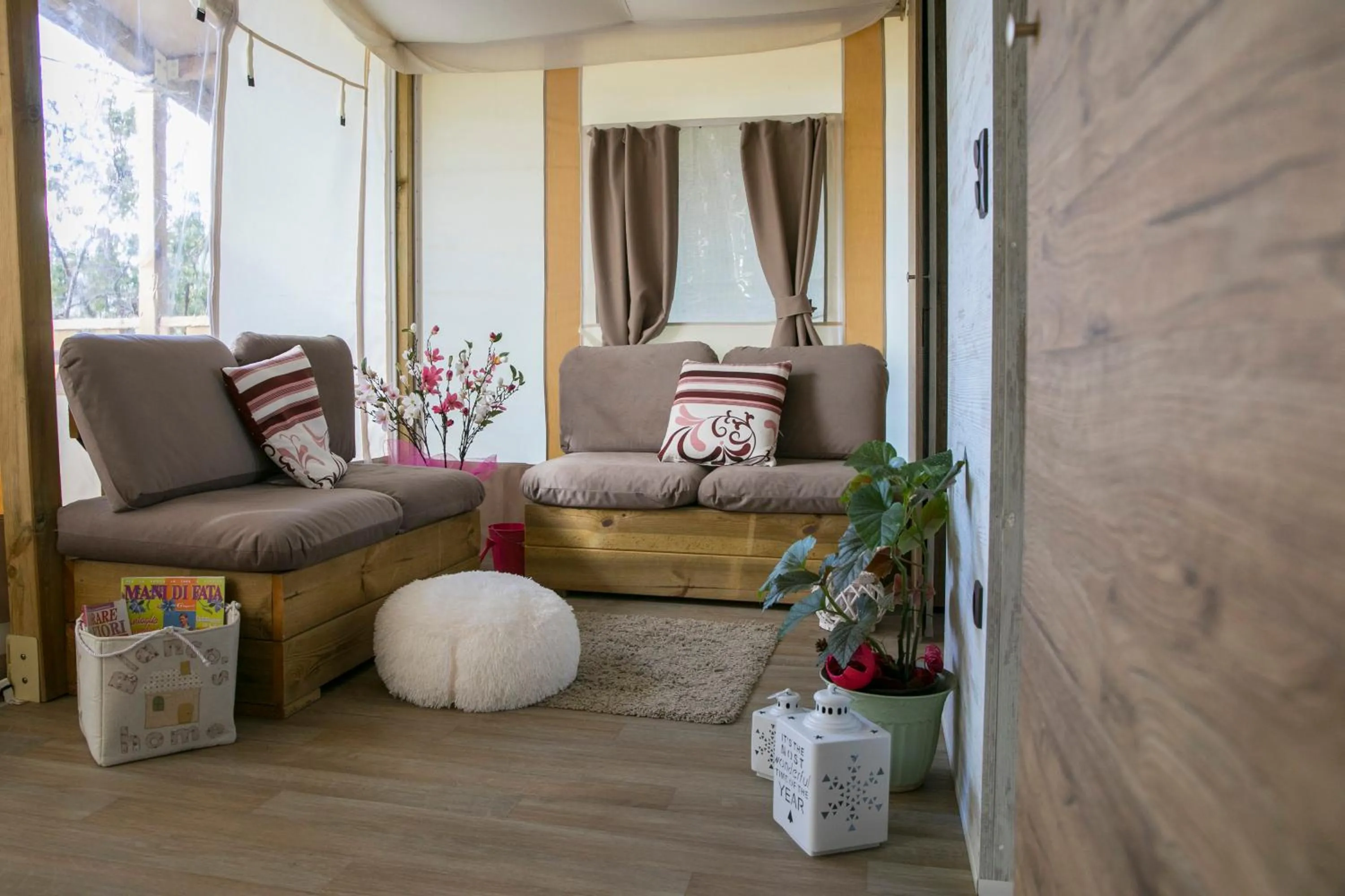 Living room in Ciriga Sicily Glamping