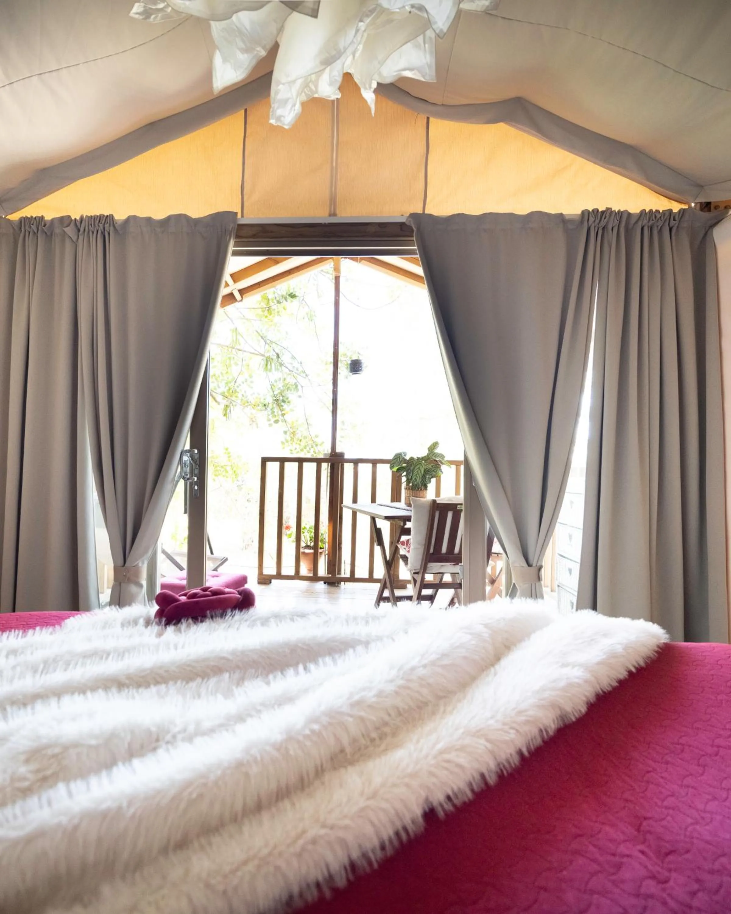Photo of the whole room, Bed in Ciriga Sicily Glamping