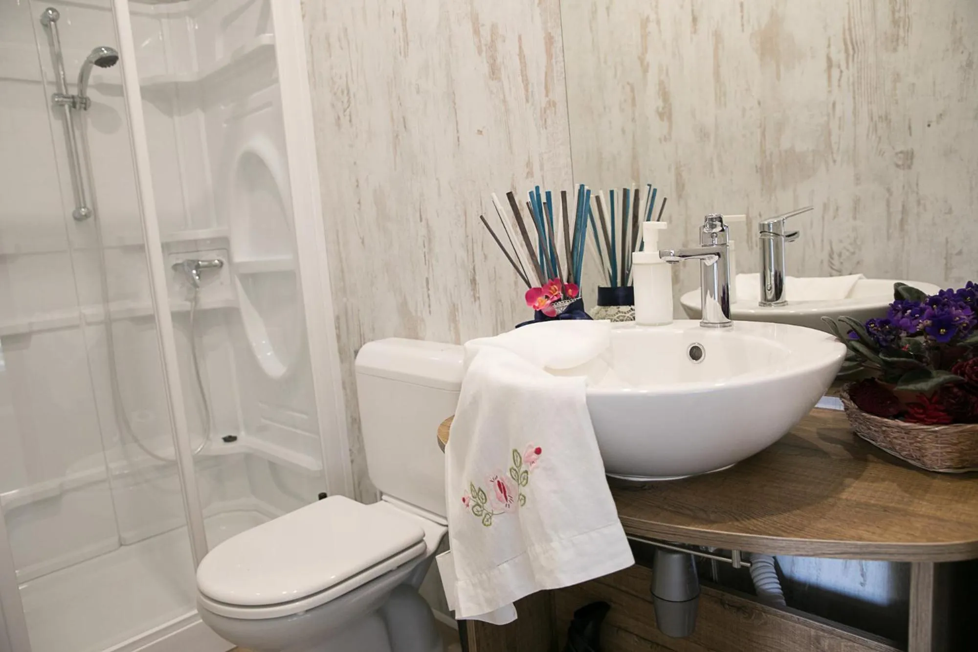 Bathroom in Ciriga Sicily Glamping