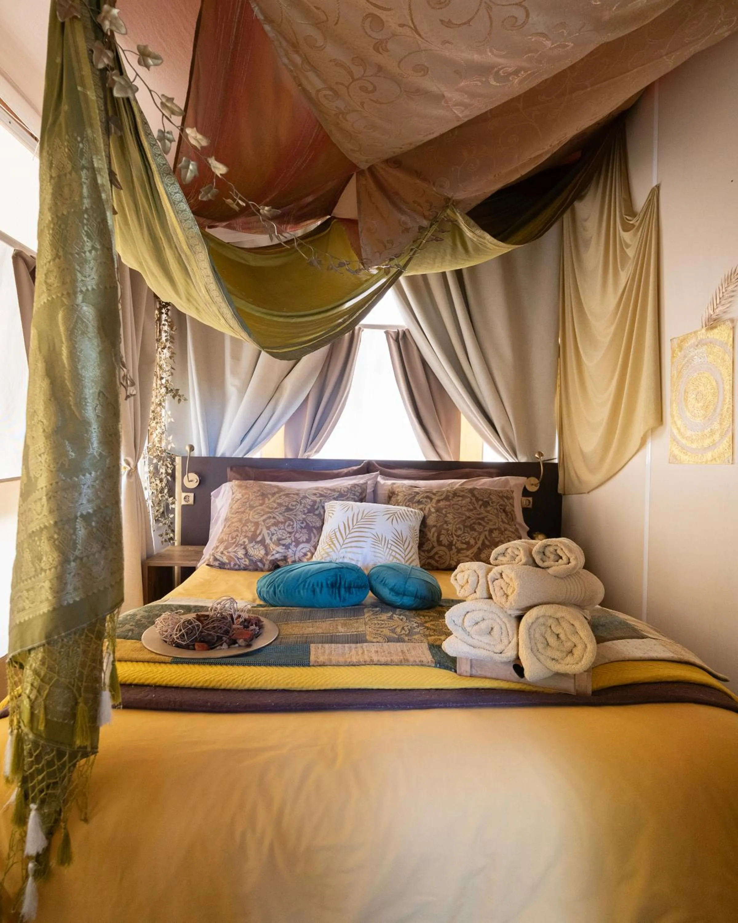 Photo of the whole room, Bed in Ciriga Sicily Glamping