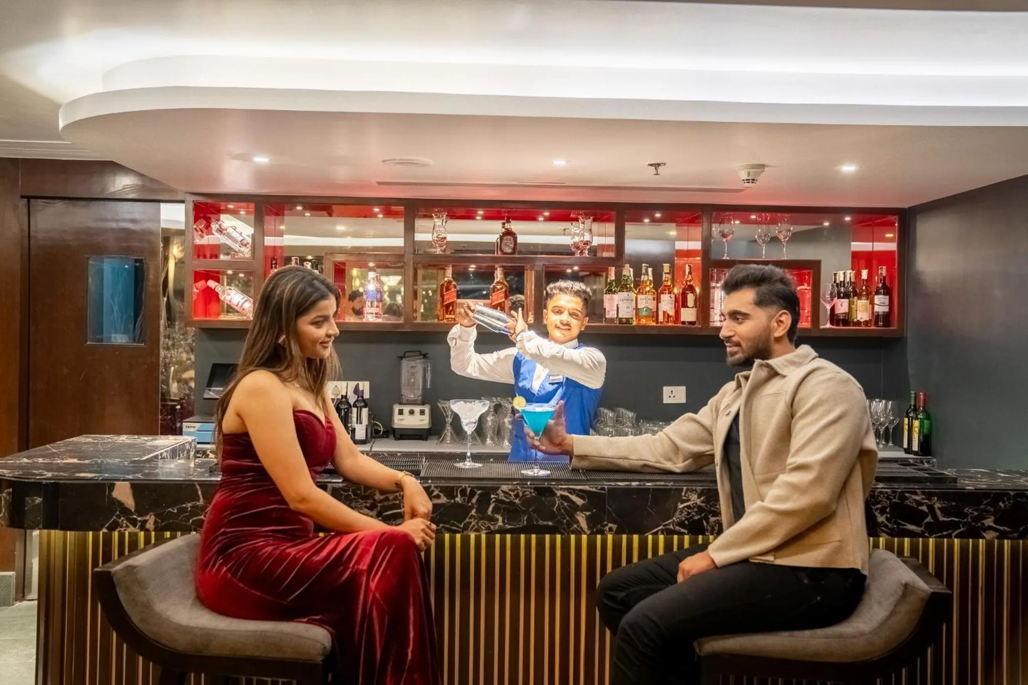 Lounge or bar in Radisson Blu Pune Hinjawadi