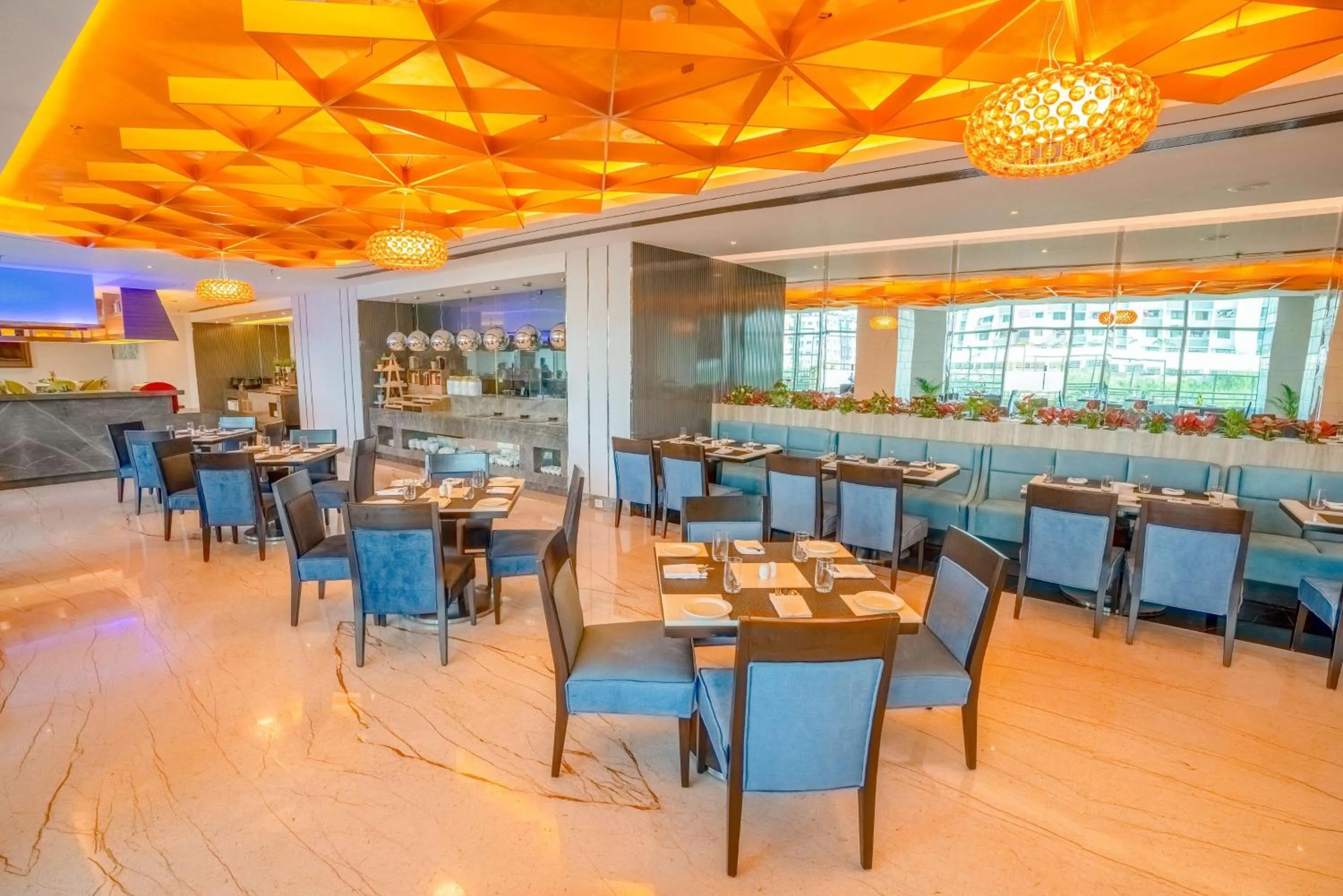 Restaurant/places to eat in Radisson Blu Pune Hinjawadi