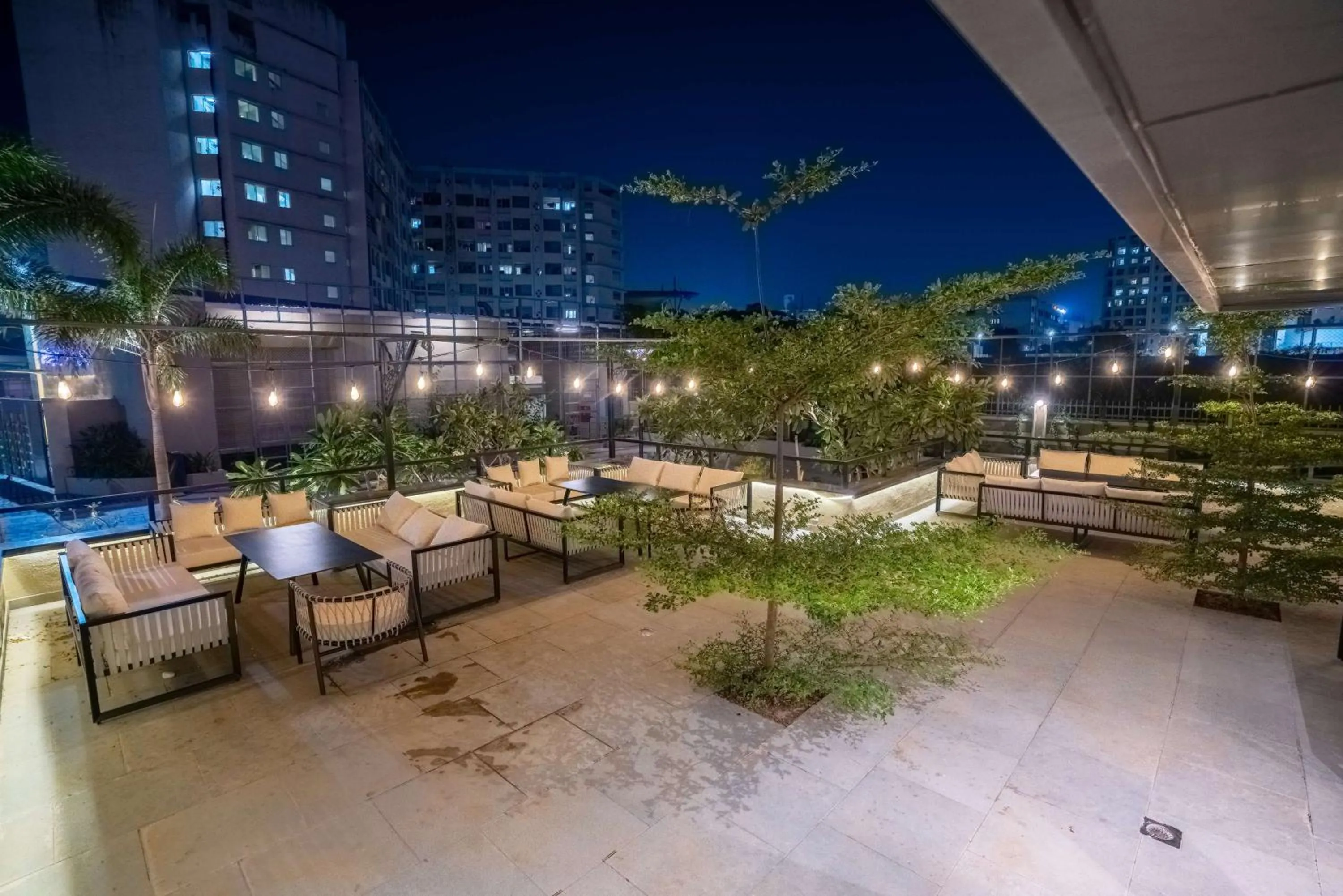 Restaurant/places to eat in Radisson Blu Pune Hinjawadi