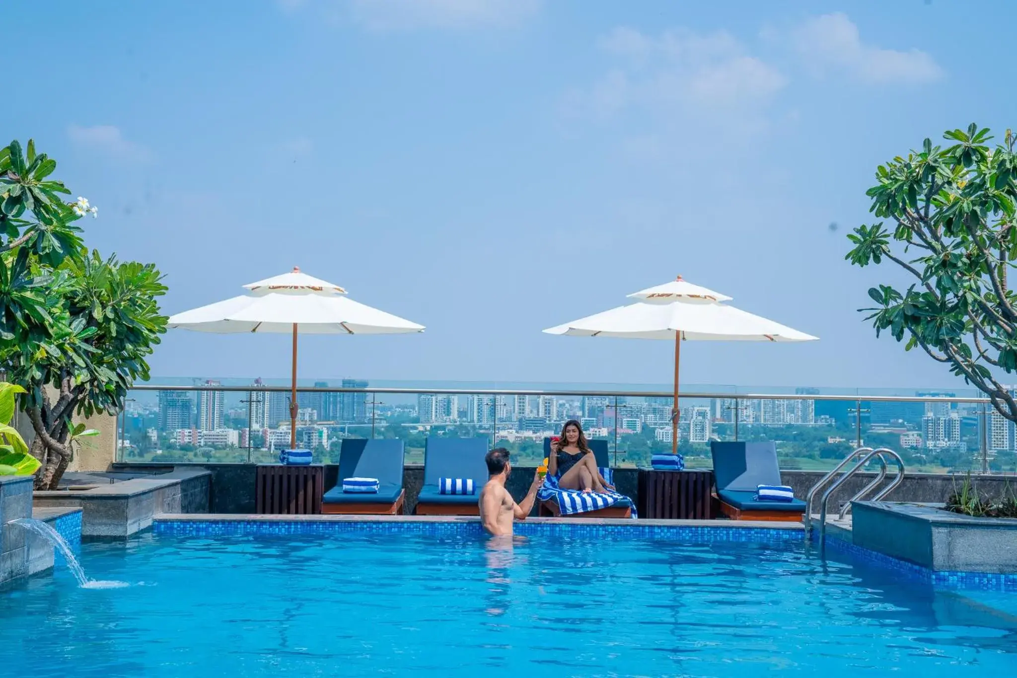 Swimming pool in Radisson Blu Pune Hinjawadi Swimming pool in Radisson Blu Pune Hinjawadi