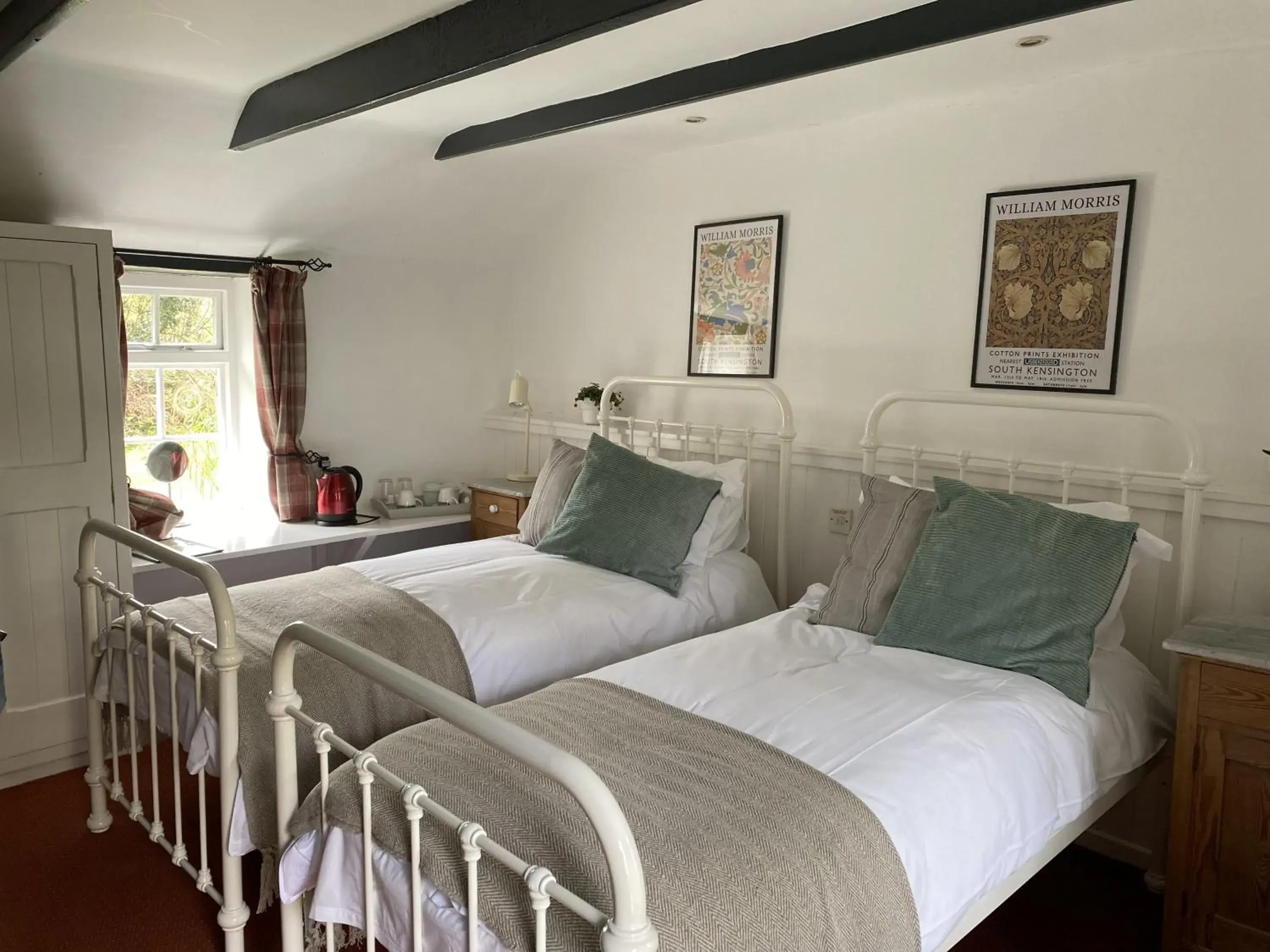 Standard Twin Room with Garden View - single occupancy in The Crown Inn Standard Twin Room with Garden View - single occupancy in The Crown Inn