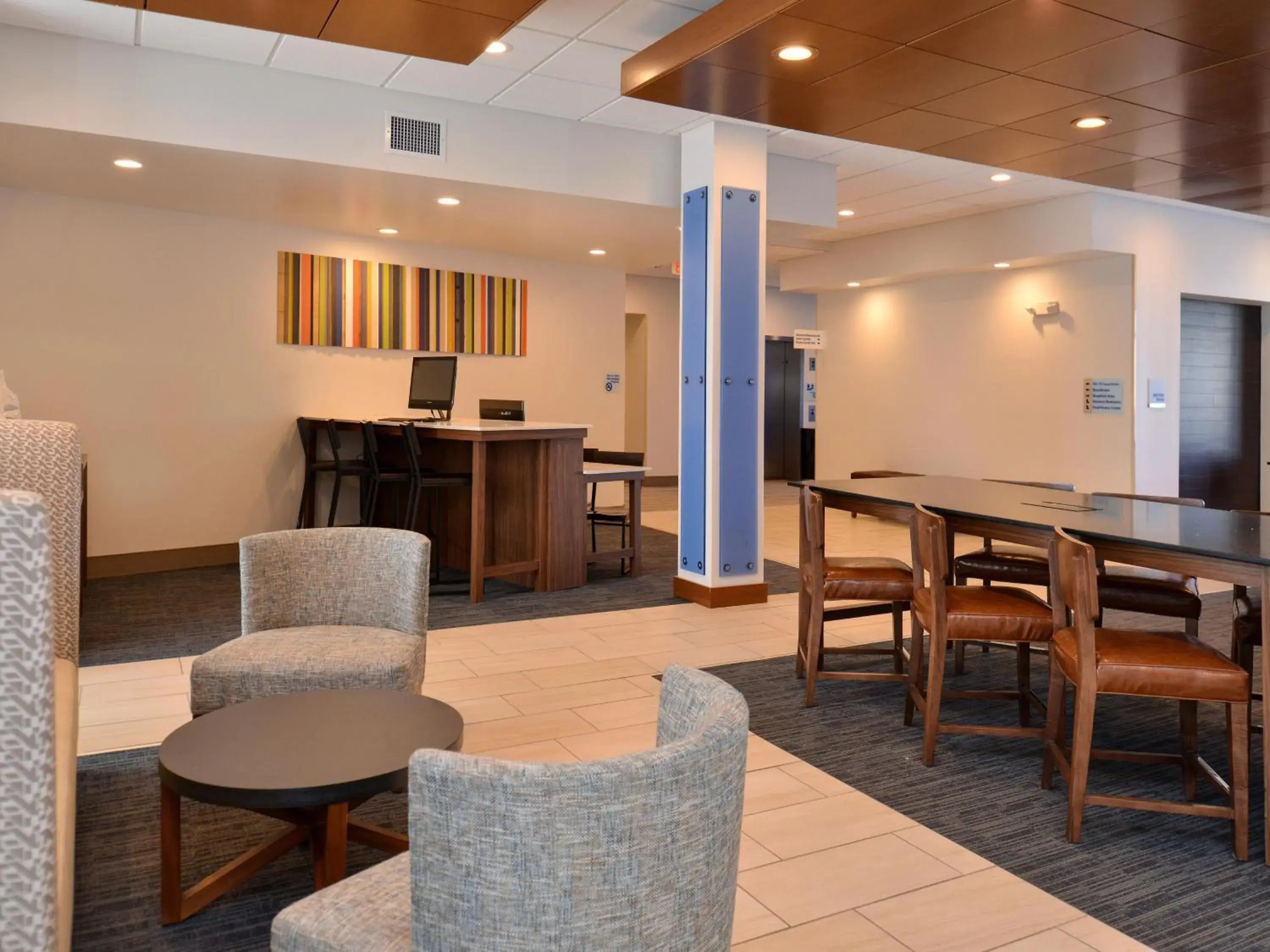 Property building in Holiday Inn Express & Suites - Brighton South - US 23 by IHG Property building in Holiday Inn Express & Suites - Brighton South - US 23 by IHG