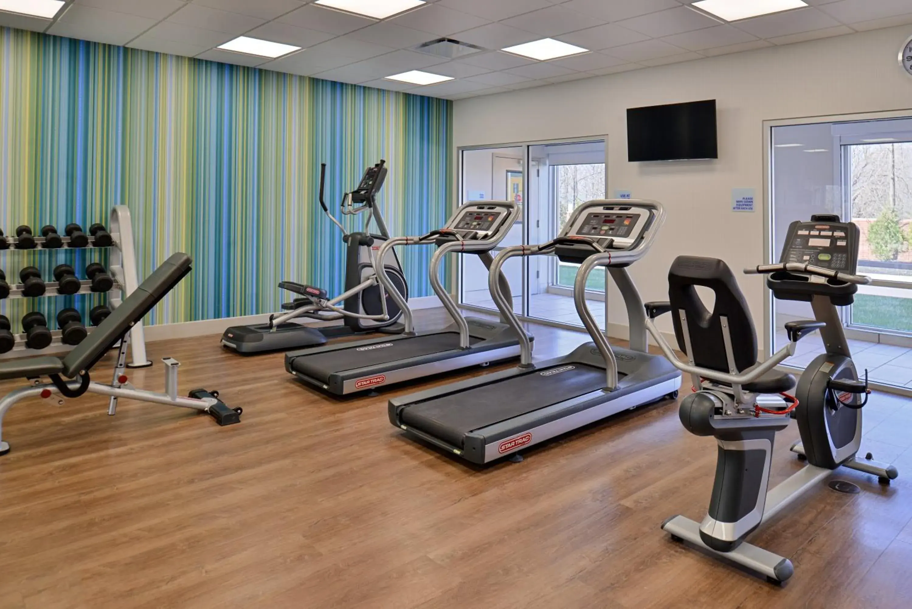Fitness centre/facilities in Holiday Inn Express & Suites - Brighton South - US 23 by IHG Fitness centre/facilities in Holiday Inn Express & Suites - Brighton South - US 23 by IHG