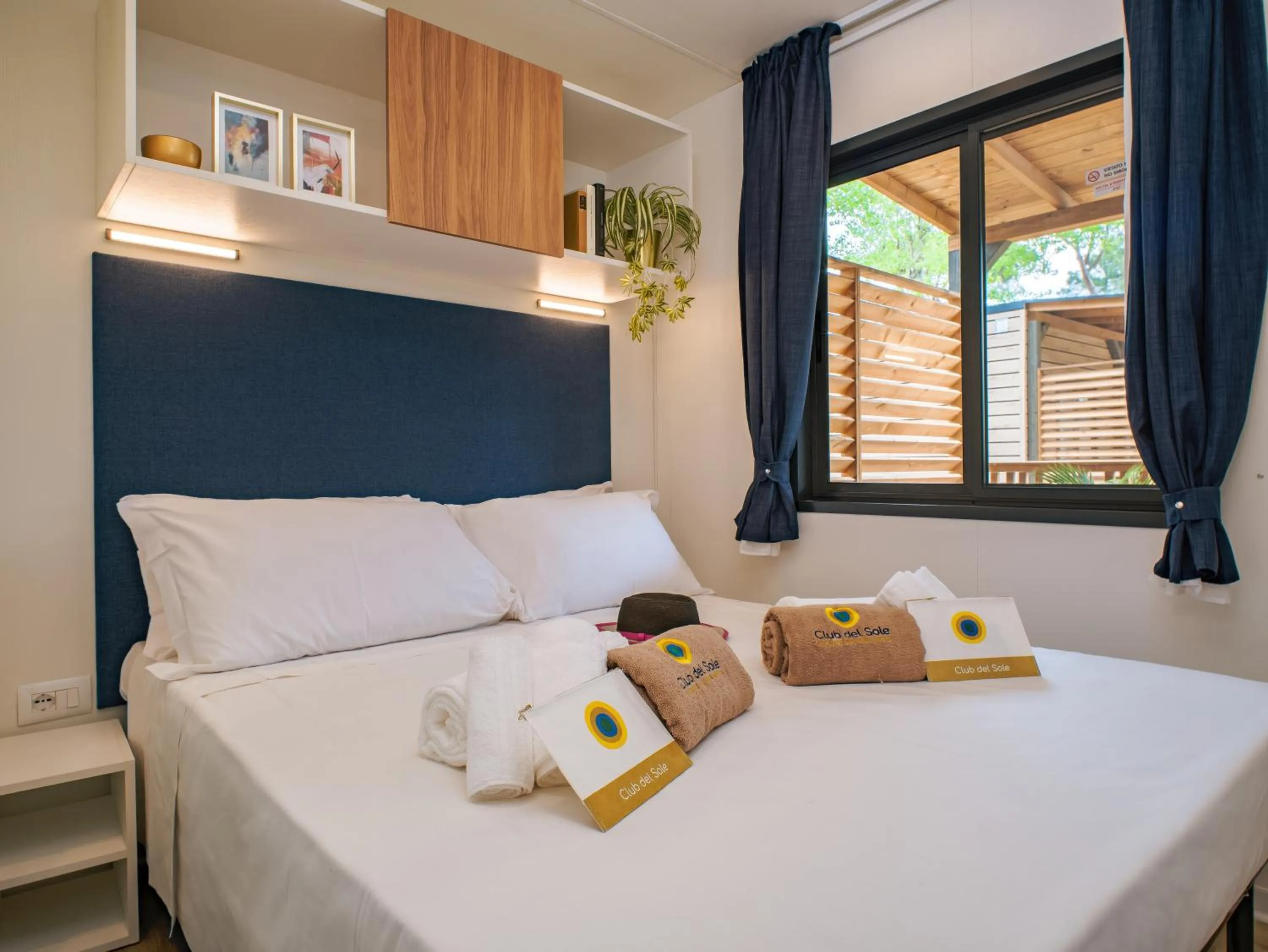 Bedroom, Bed in Club del Sole Val di Fiemme Easy Camping Village