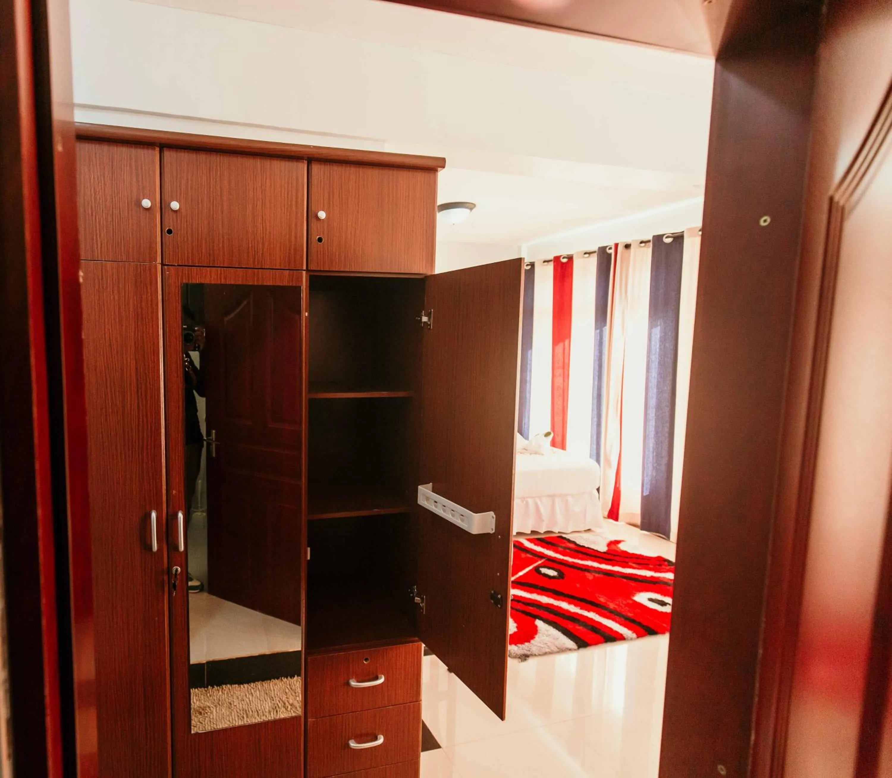 wardrobe in Panama Garden Resort