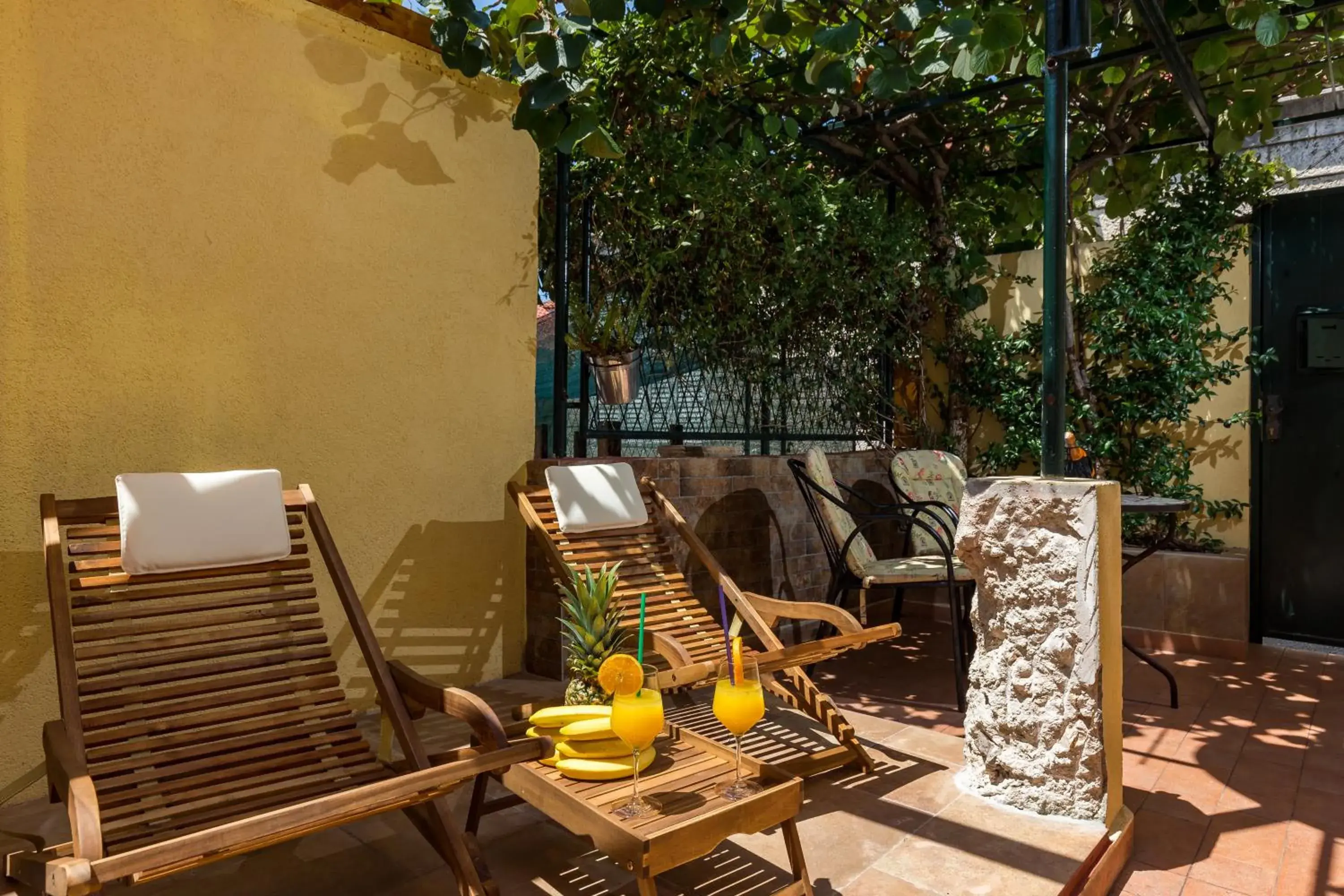 Comfort Two Bedroom Apartment with Terrace and Partial Sea View in Apartment Hladilo "Nostalgia" Comfort Two Bedroom Apartment with Terrace and Partial Sea View in Apartment Hladilo "Nostalgia"