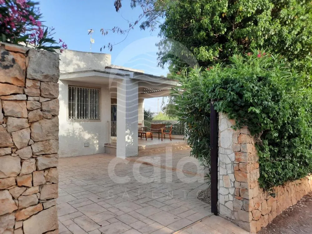 Property building in Villa Teresa - giardino privato By Cala Salento