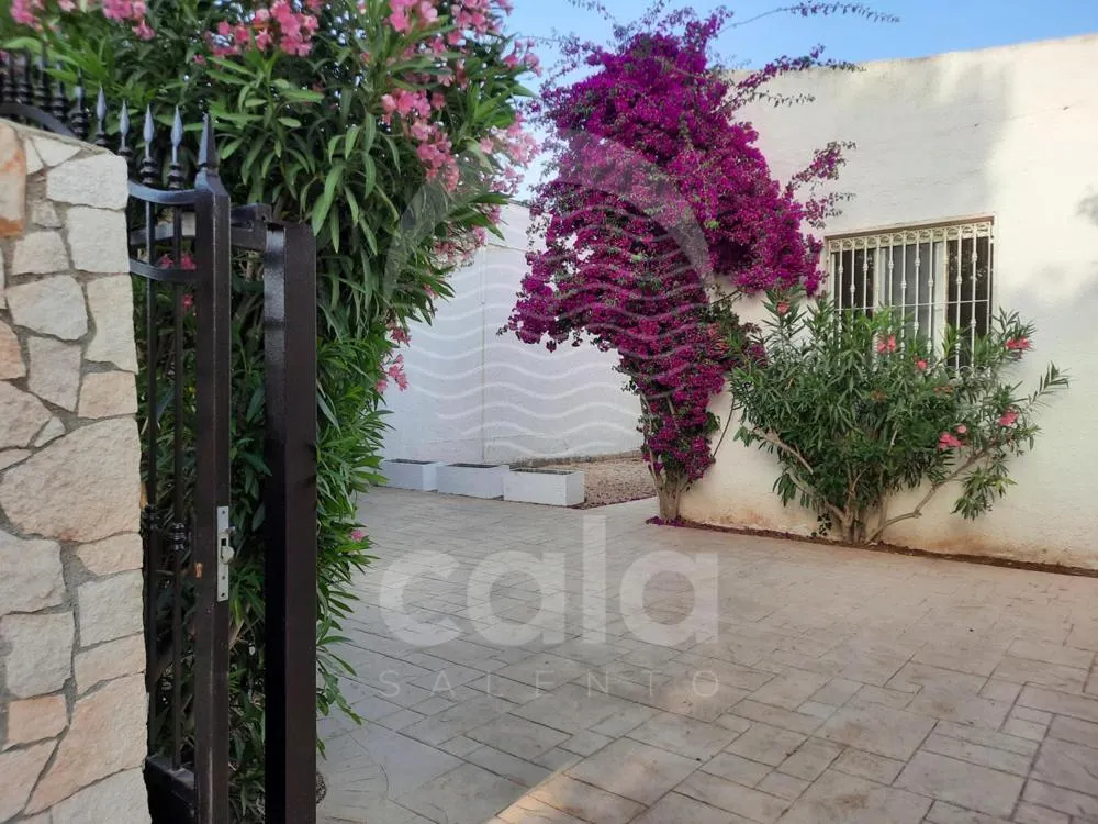 Property building in Villa Teresa - giardino privato By Cala Salento
