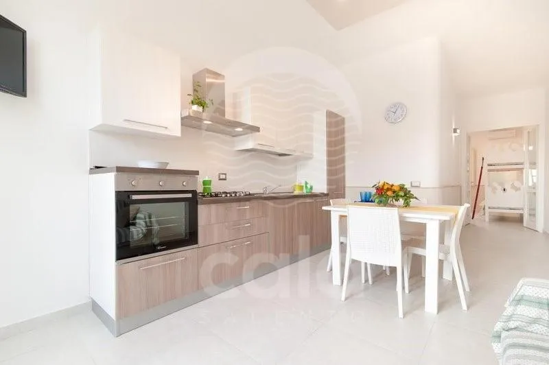 White House n 1 - By Cala Salento