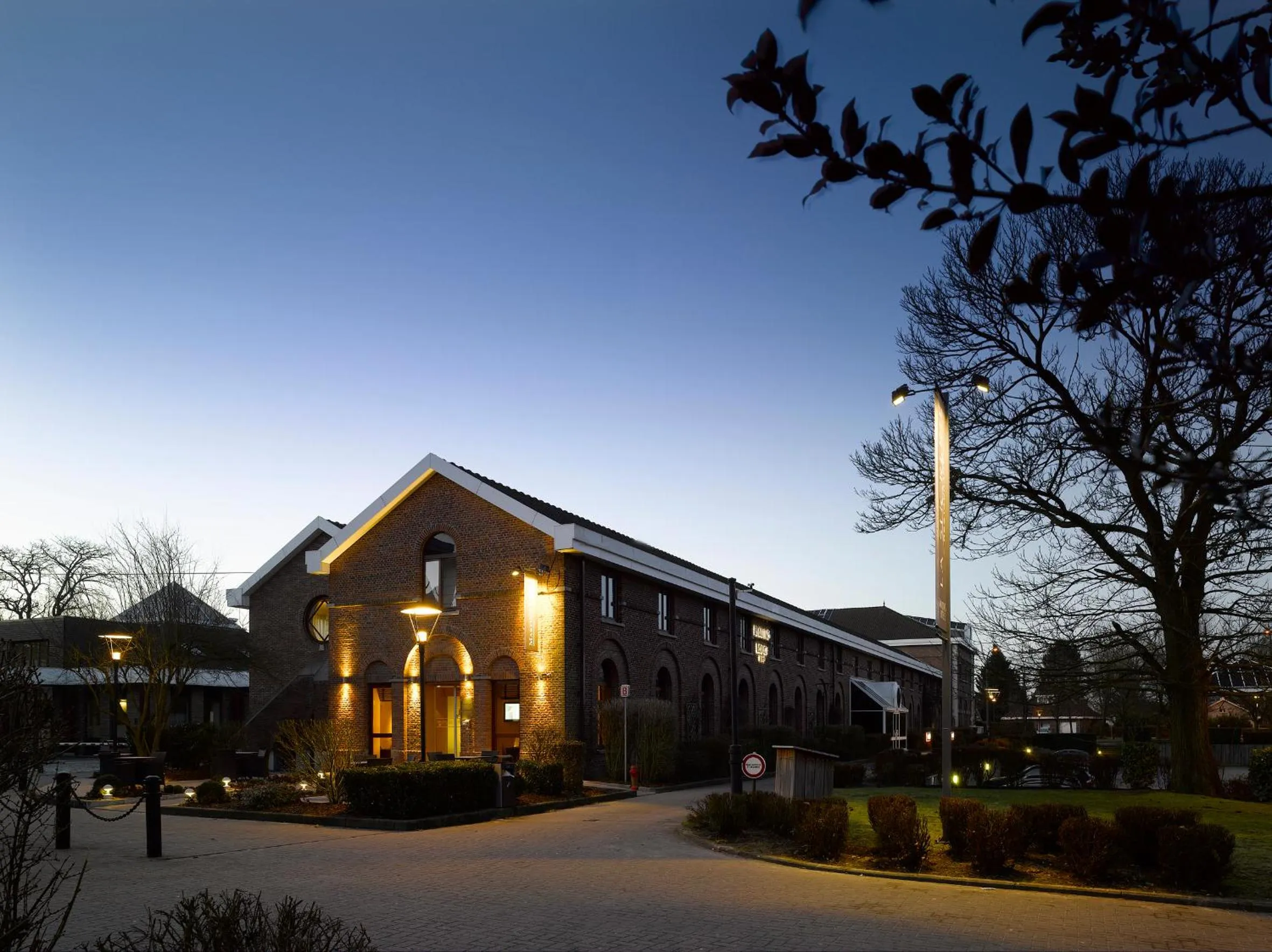 Facade/entrance, Property Building in Martin's Waterloo