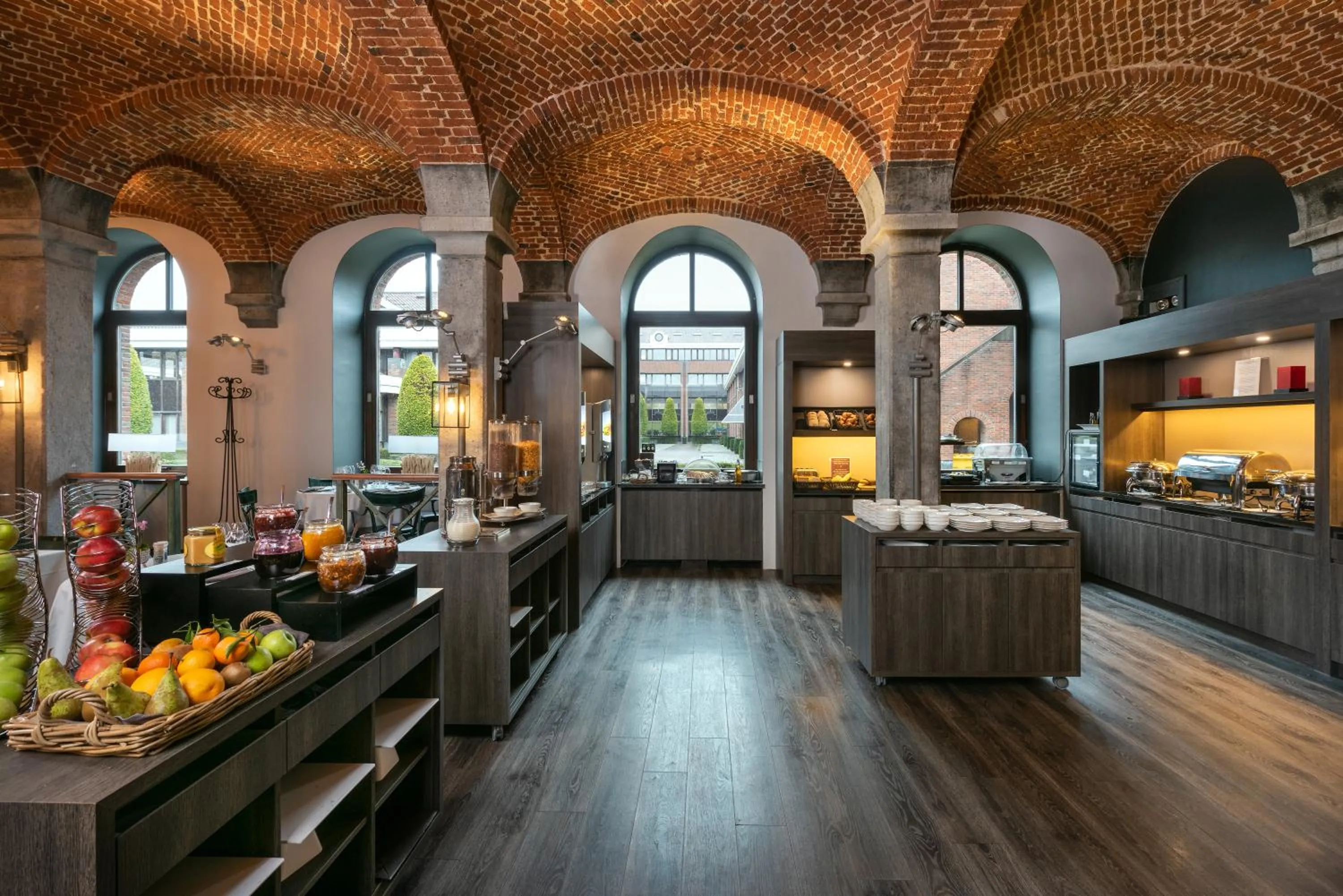 Buffet breakfast, Restaurant/Places to Eat in Martin's Waterloo