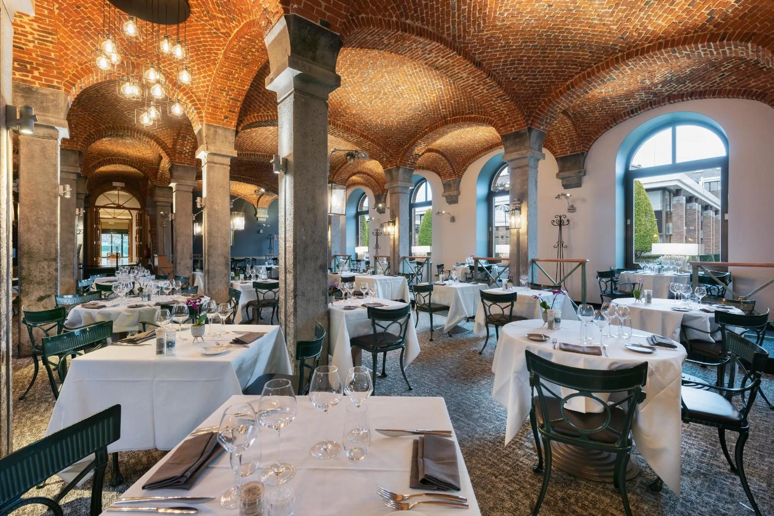 Restaurant/Places to Eat in Martin's Waterloo