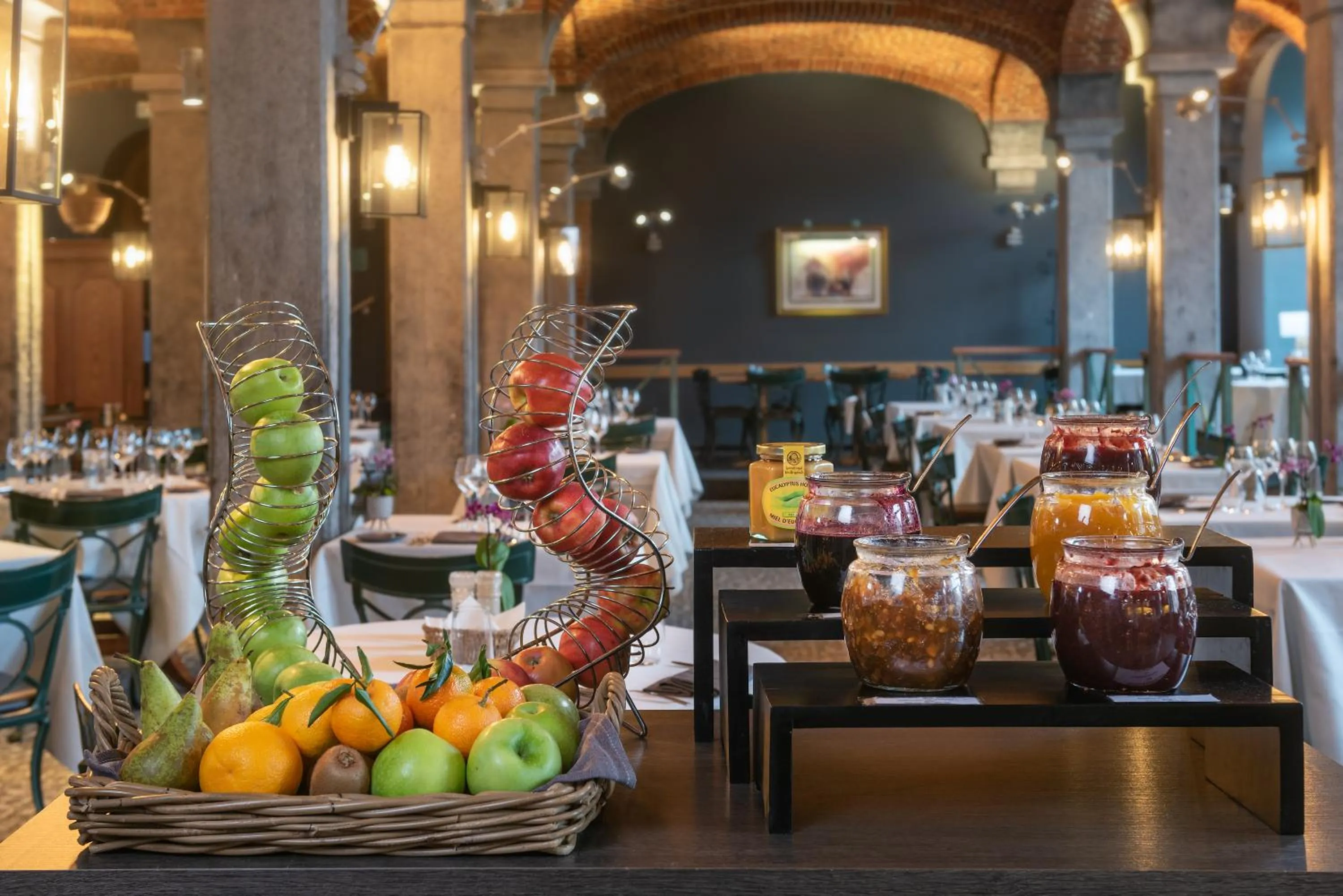 Buffet breakfast, Food in Martin's Waterloo