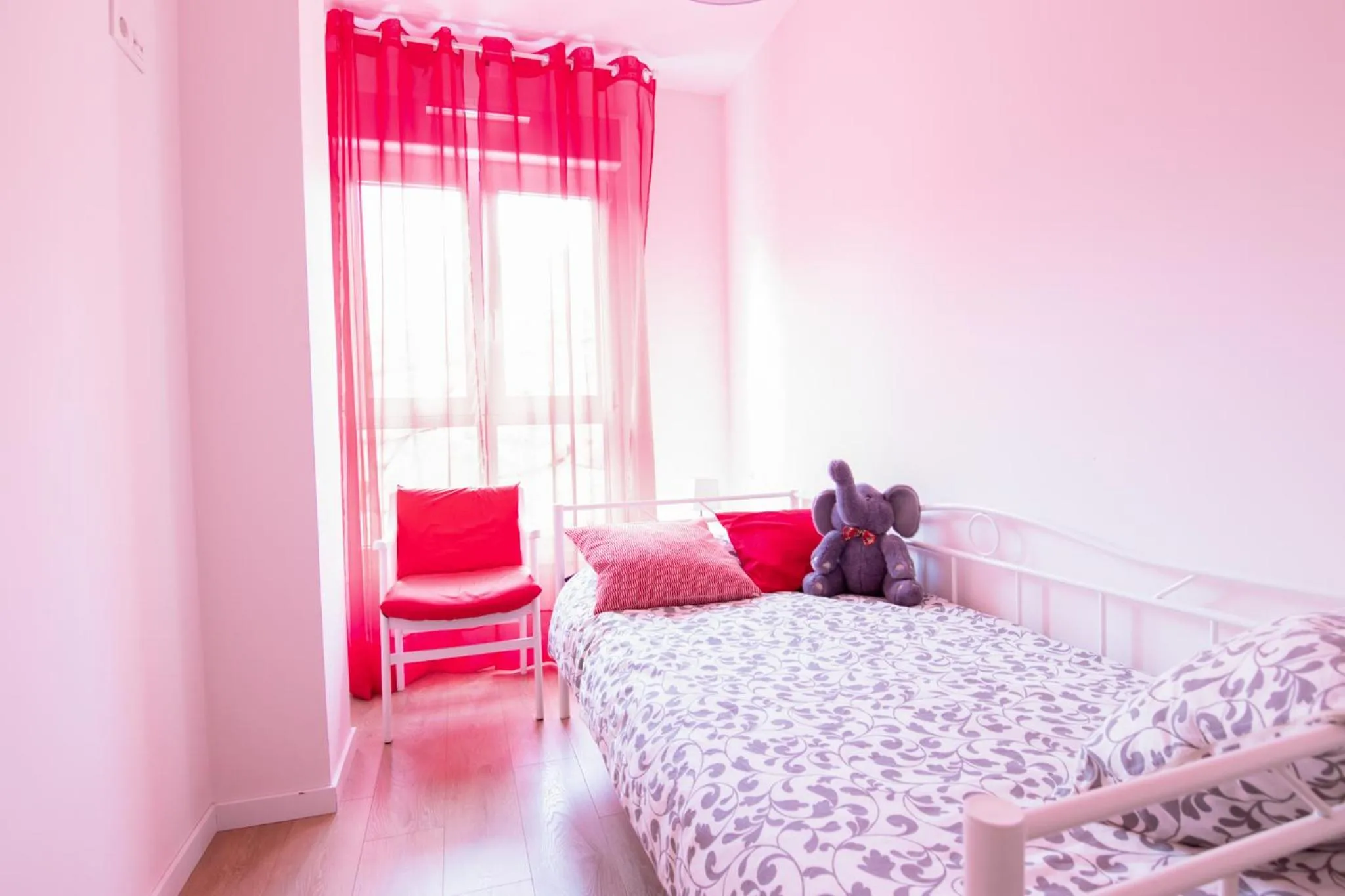 Photo of the whole room, Bed in Telmo's Home con PARKING -Sirimiri Apartments-