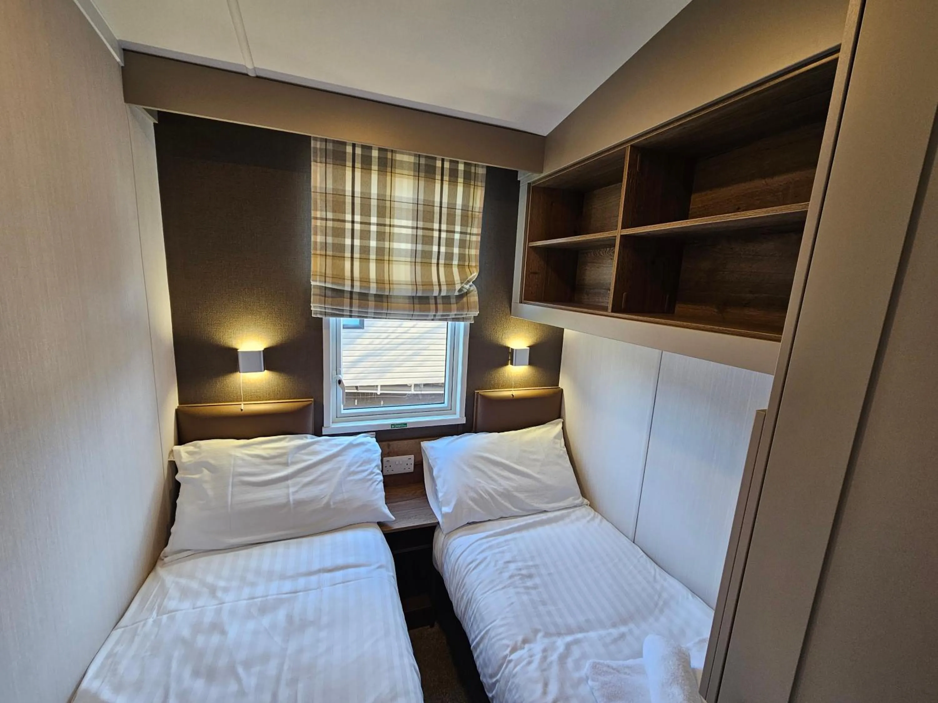 Bedroom, Bed in South Bay Holiday Park