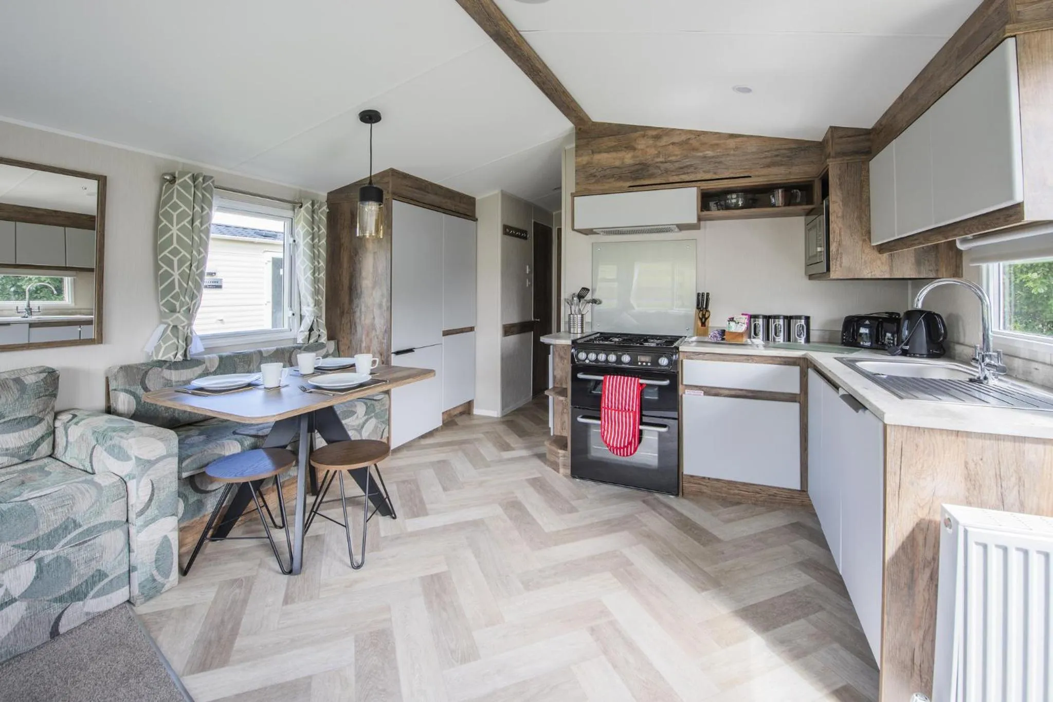 Kitchen or kitchenette in South Bay Holiday Park