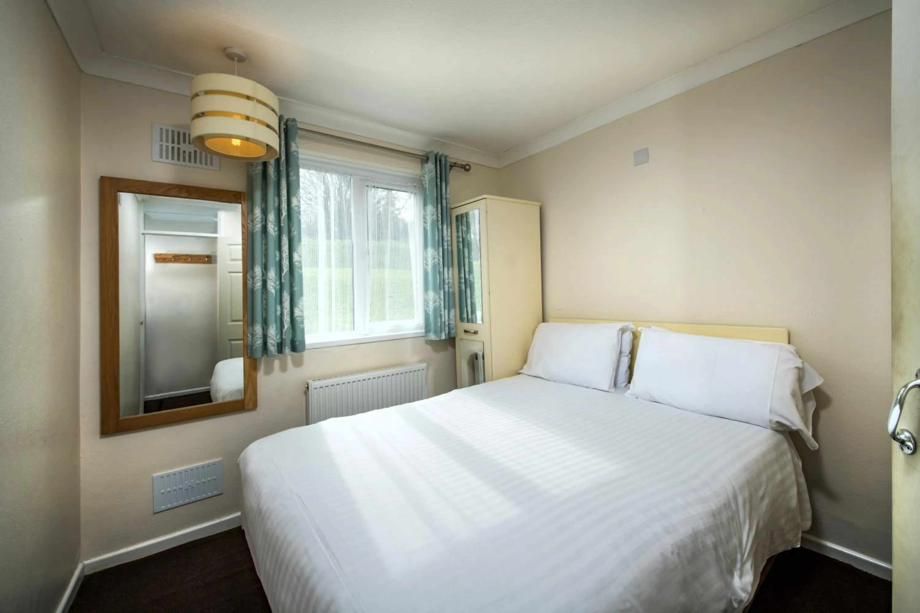 Bedroom, Bed in South Bay Holiday Park