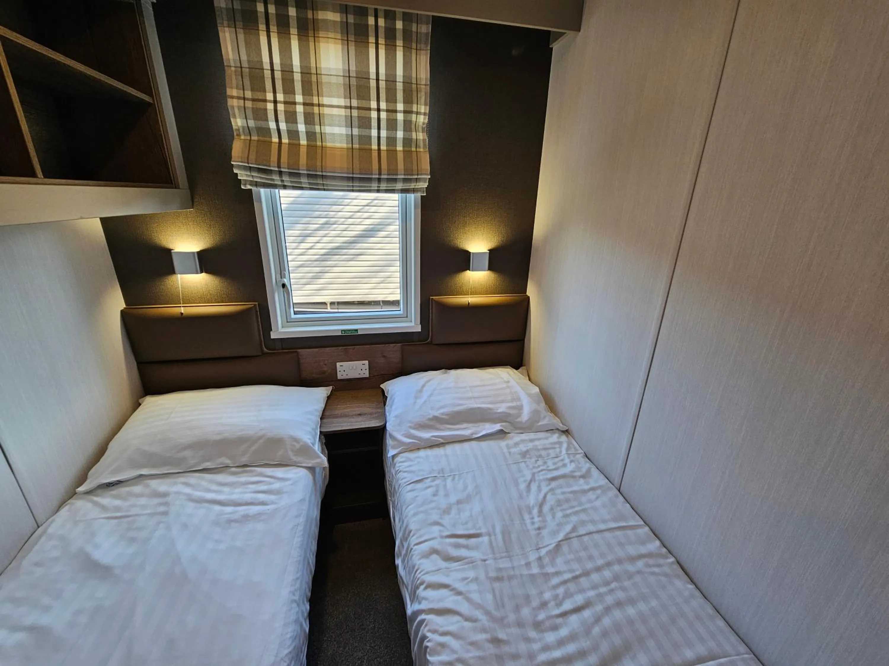 Bedroom, Bed in South Bay Holiday Park