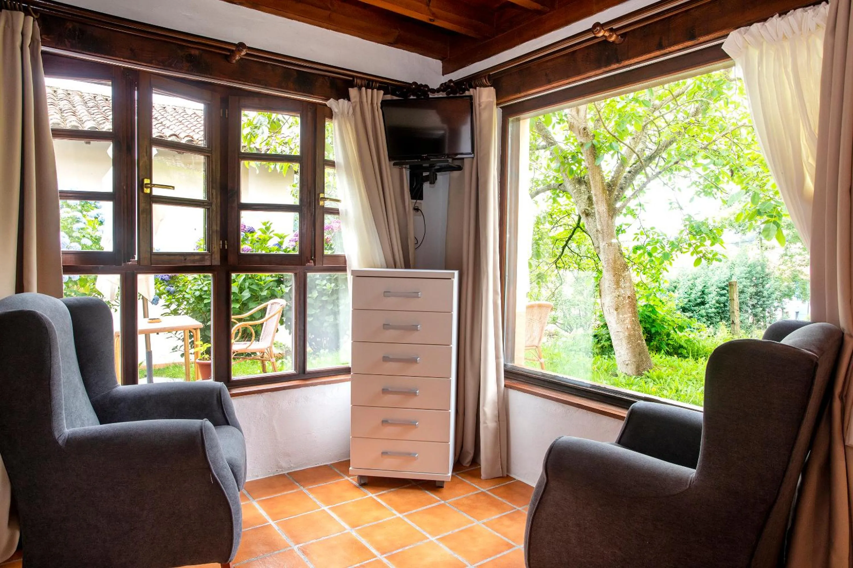 Seating area in Hotel Rural Valleoscuru