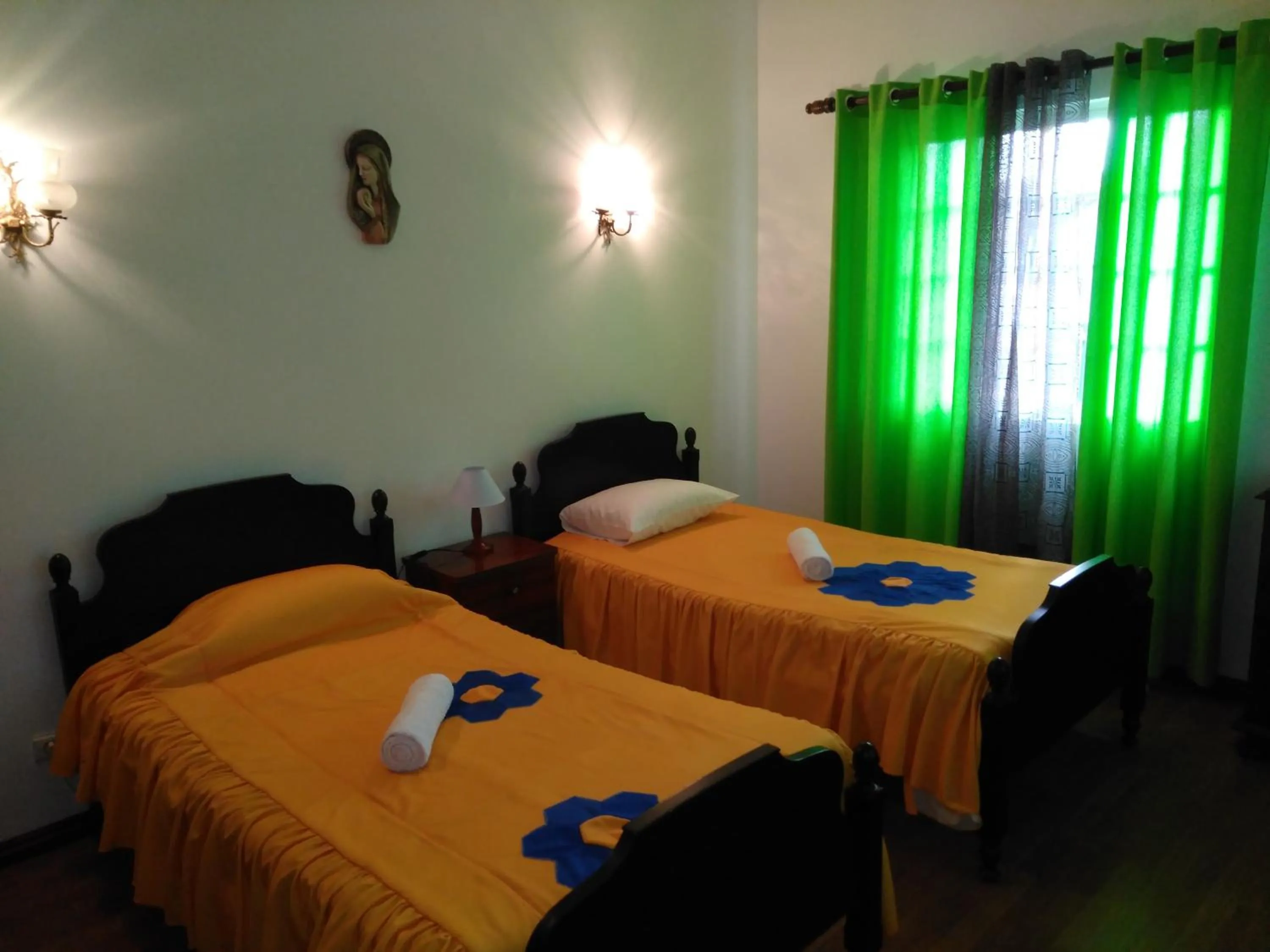 Double Room with Shared Bathroom in Pedro Sousa Rooms na Relva