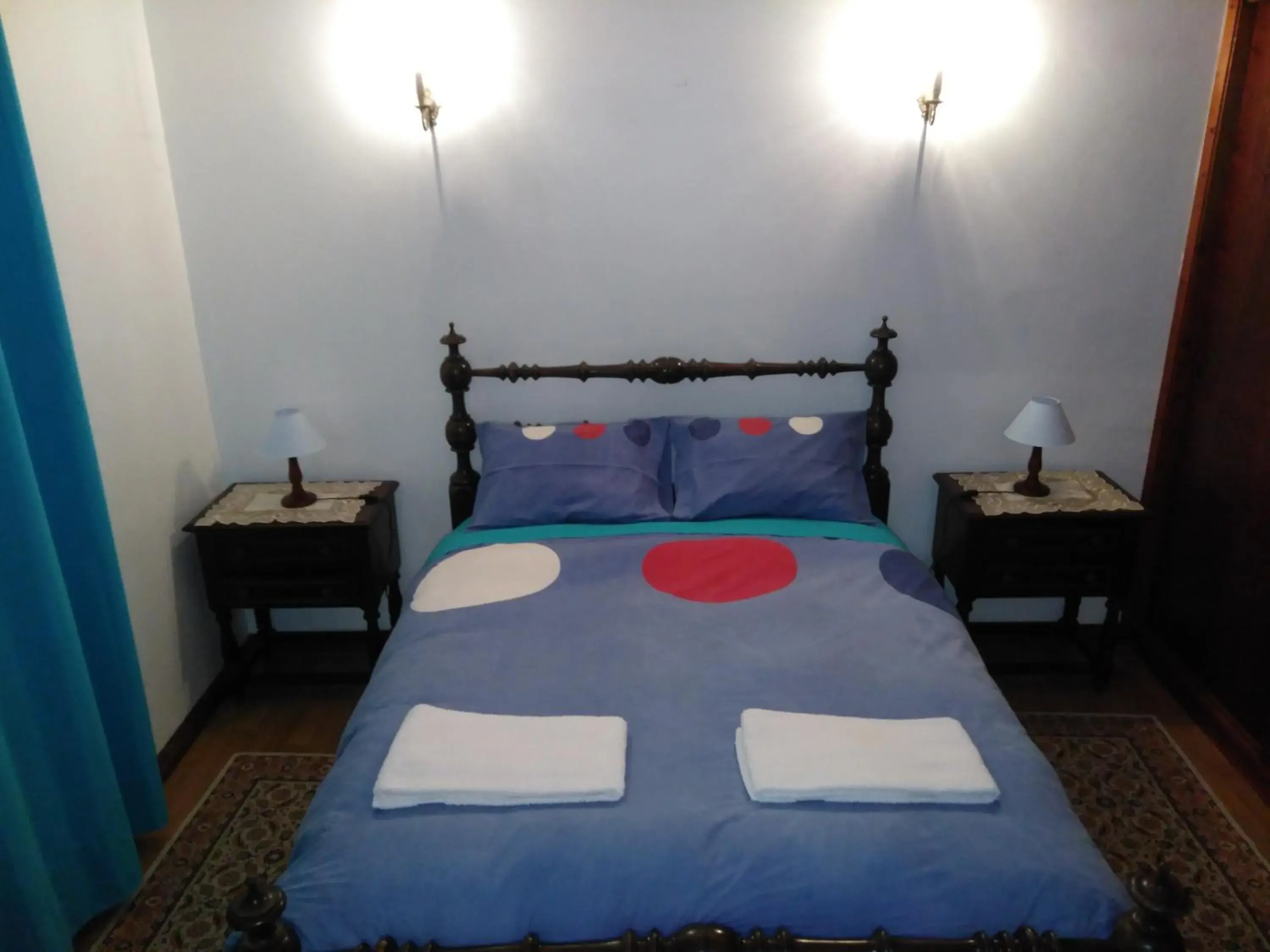 Queen Room with Shared Bathroom in Pedro Sousa Rooms na Relva Queen Room with Shared Bathroom in Pedro Sousa Rooms na Relva