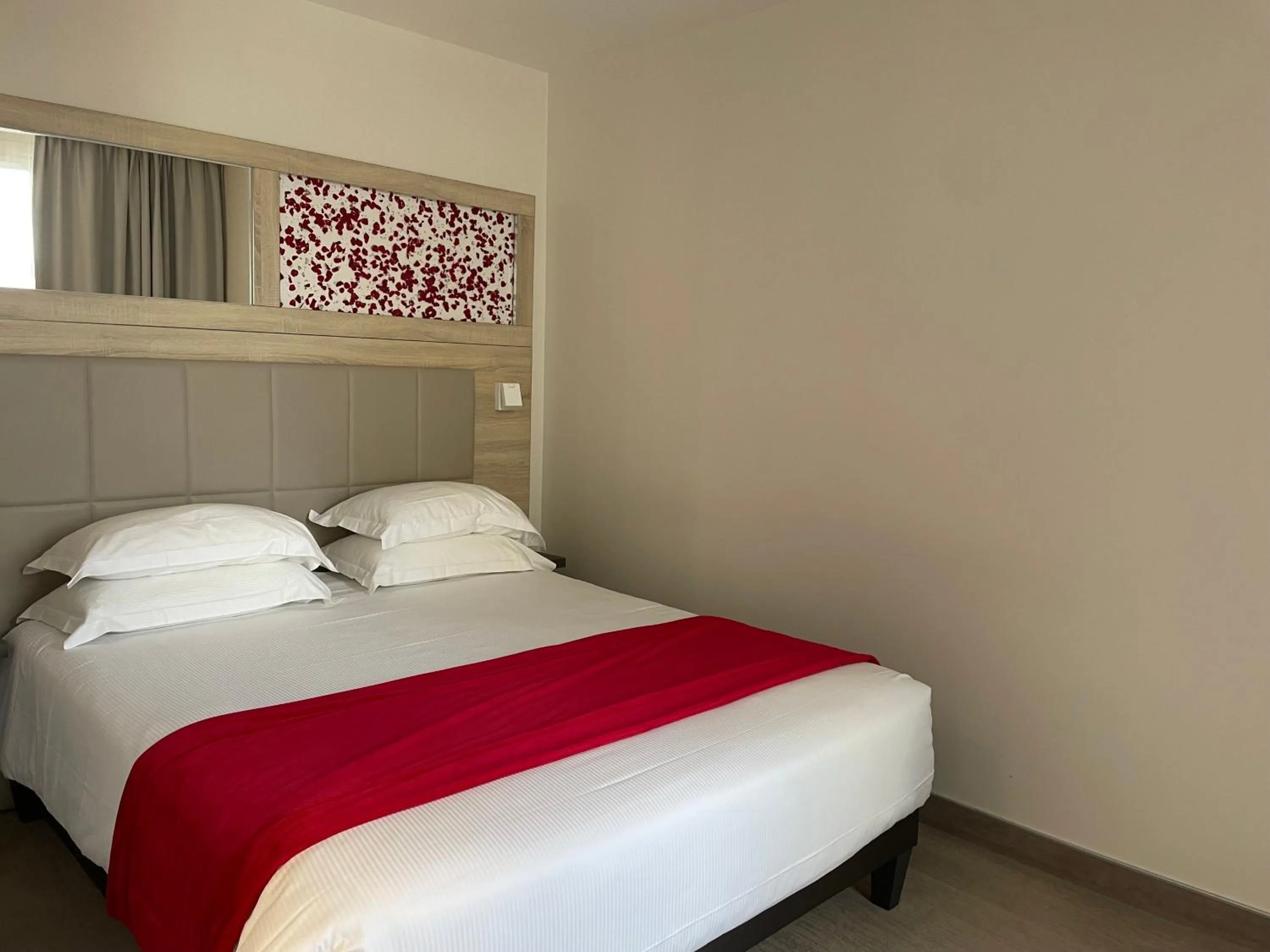 Bedroom, Bed in Brit Hotel de Grignan Vichy