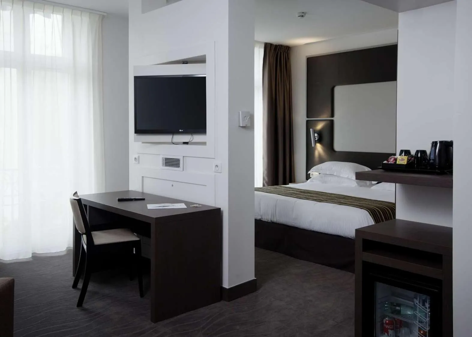 Bedroom, Bed in Brit Hotel de Grignan Vichy