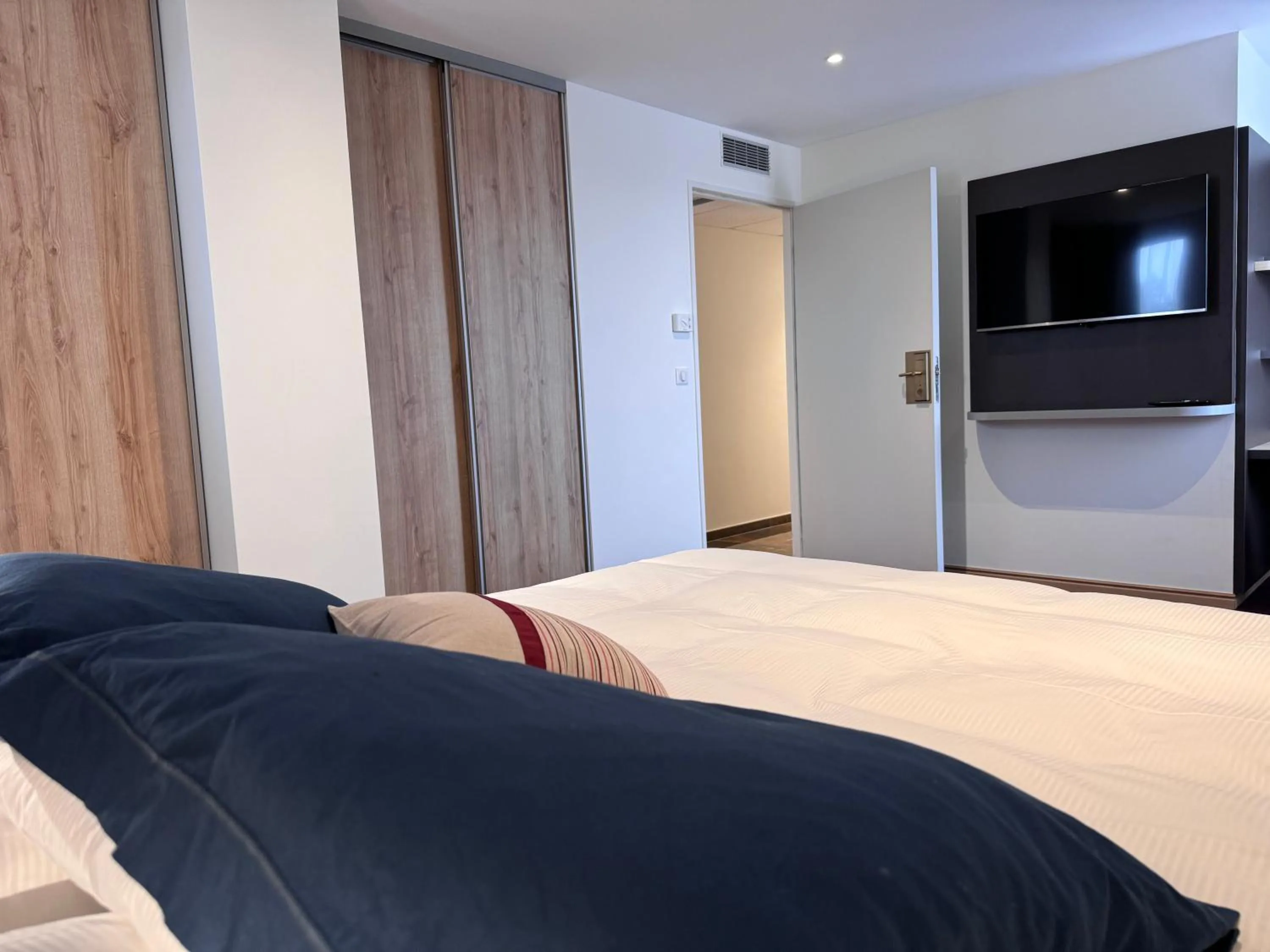 Bedroom, Bed in Brit Hotel de Grignan Vichy