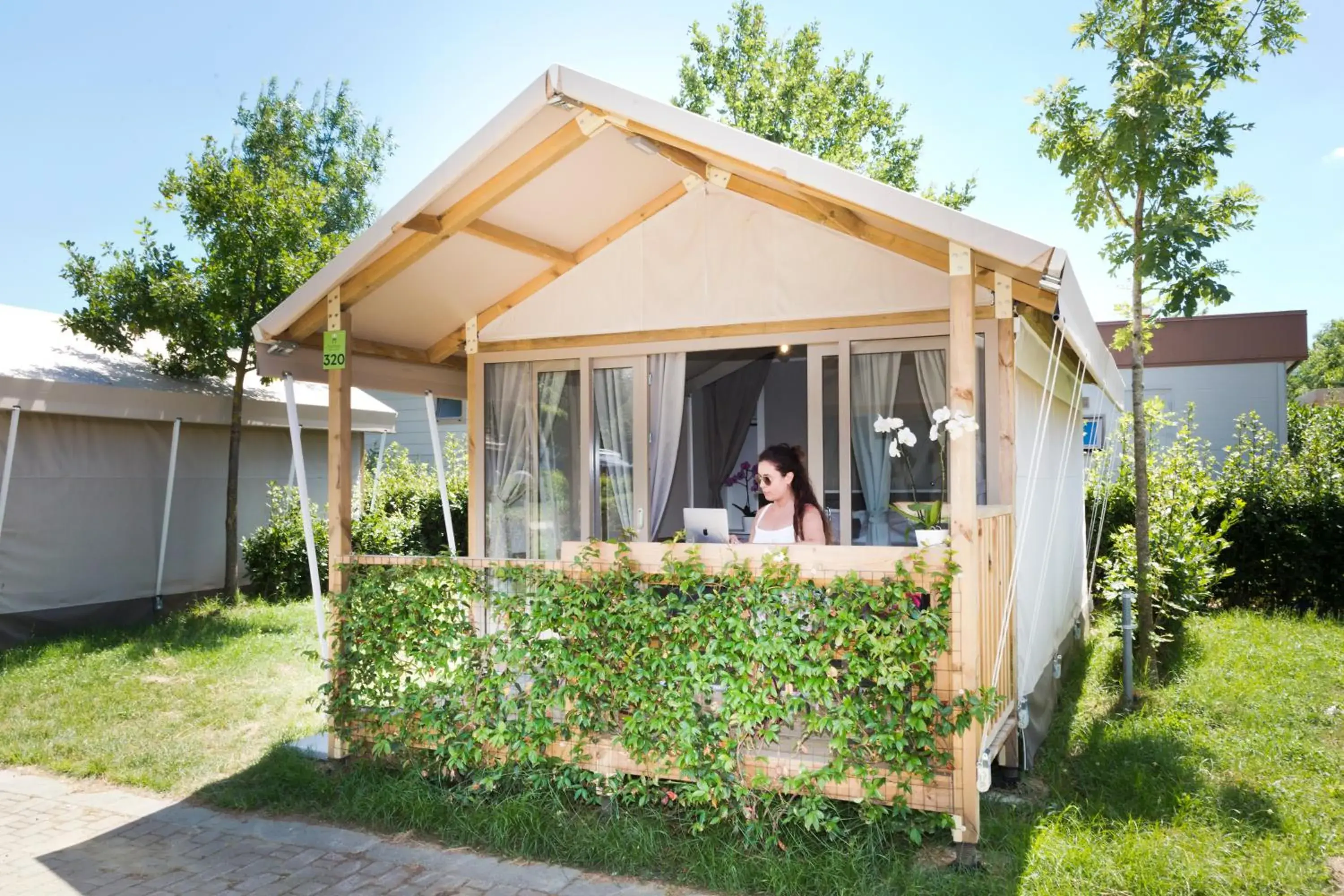 Urban Safari Tent with Free Parking in hu Firenze Camping in Town Urban Safari Tent with Free Parking in hu Firenze Camping in Town