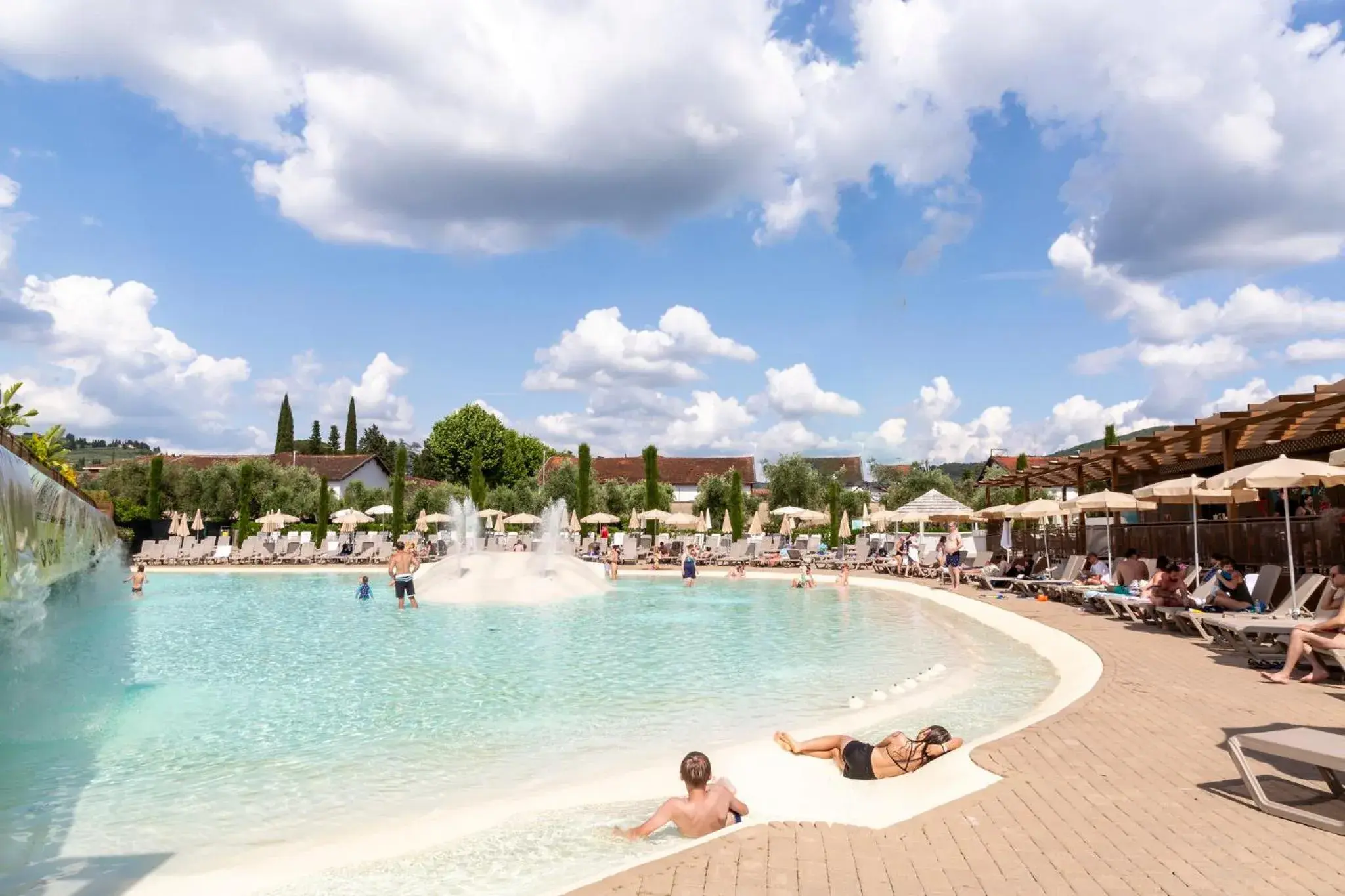 Pool view in hu Firenze Camping in Town Pool view in hu Firenze Camping in Town