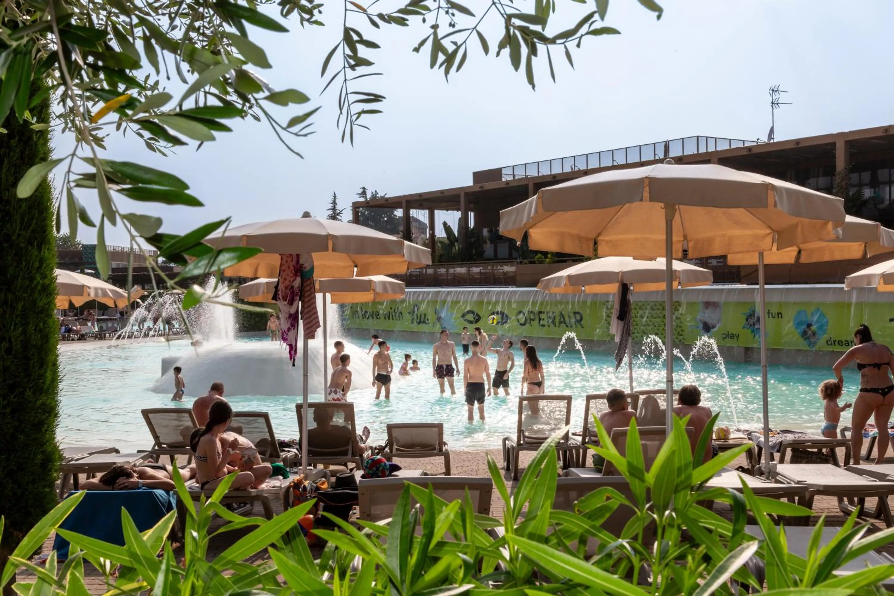 Swimming pool in hu Firenze Camping in Town