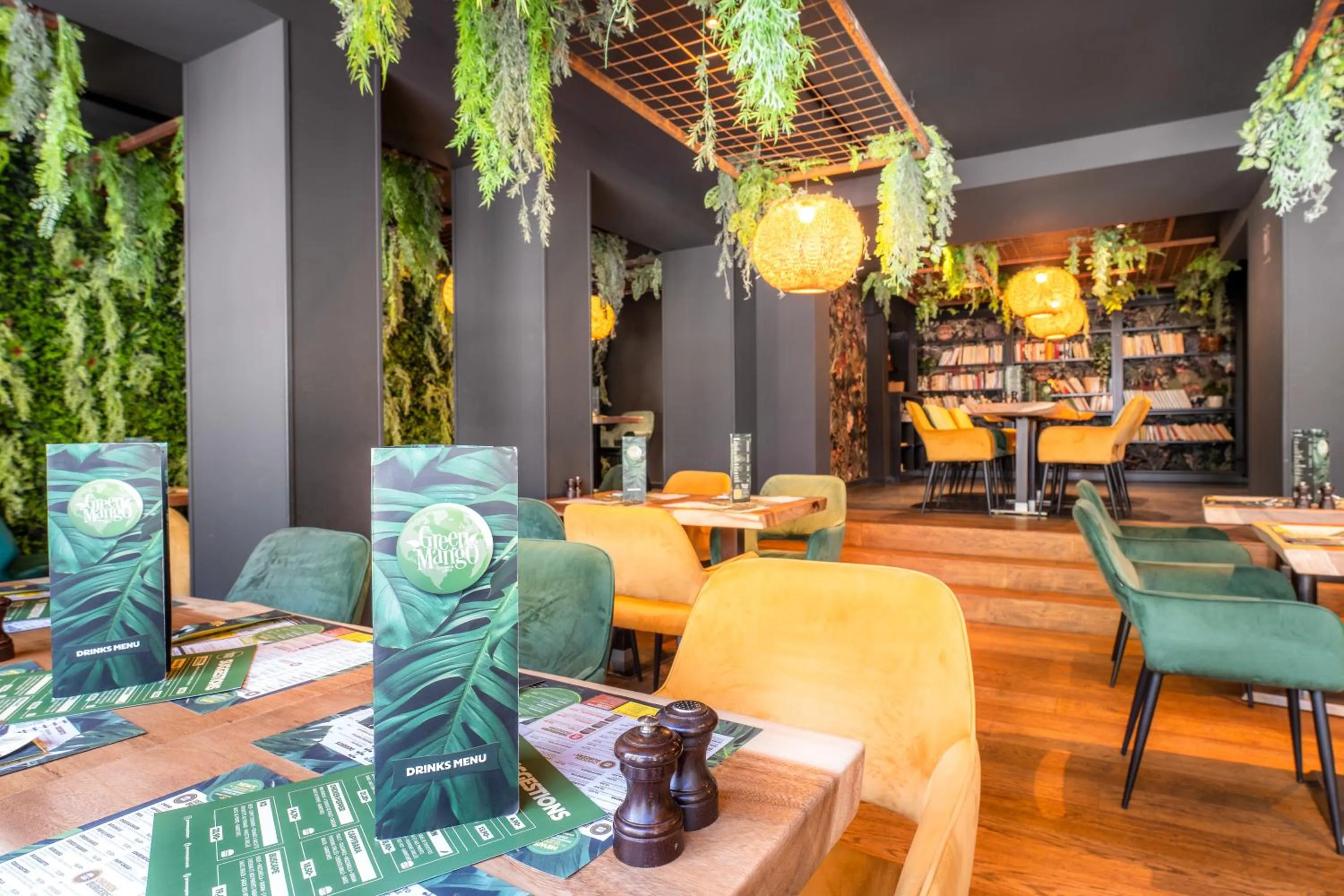 Restaurant/places to eat in Marivaux Hotel