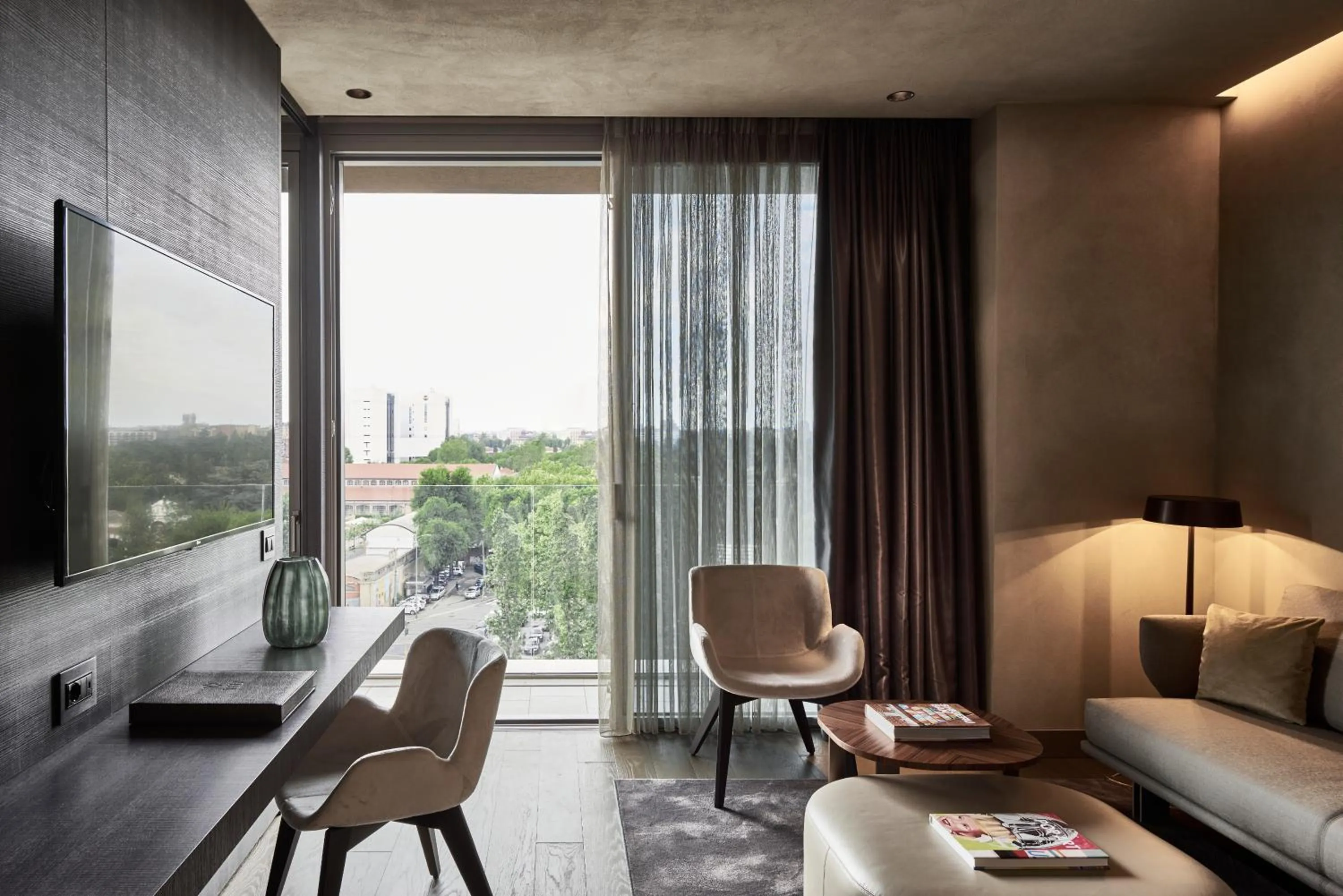 TV and multimedia in Hotel VIU Milan, a Member of Design Hotels