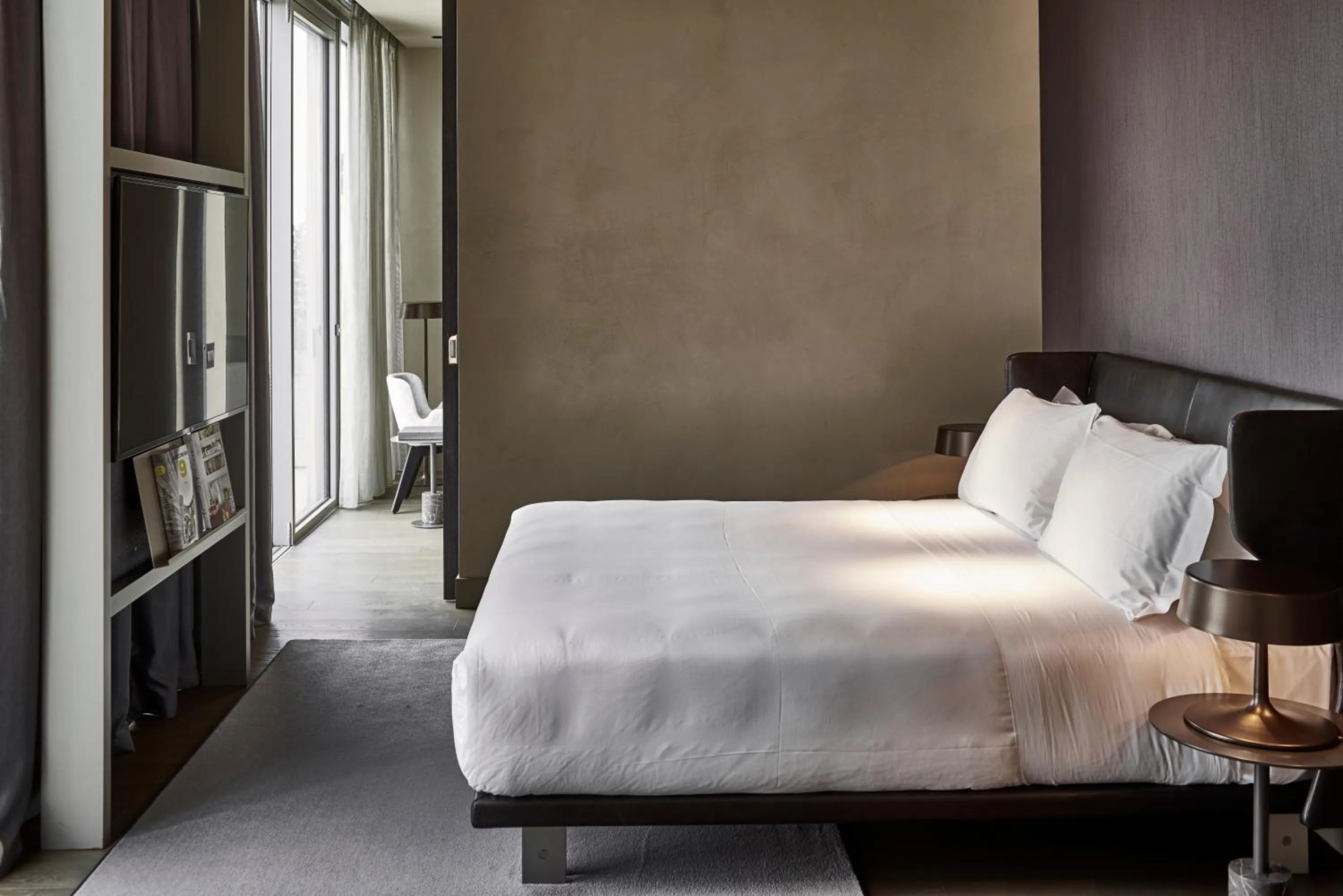 TV and multimedia, Bed in Hotel VIU Milan, a Member of Design Hotels