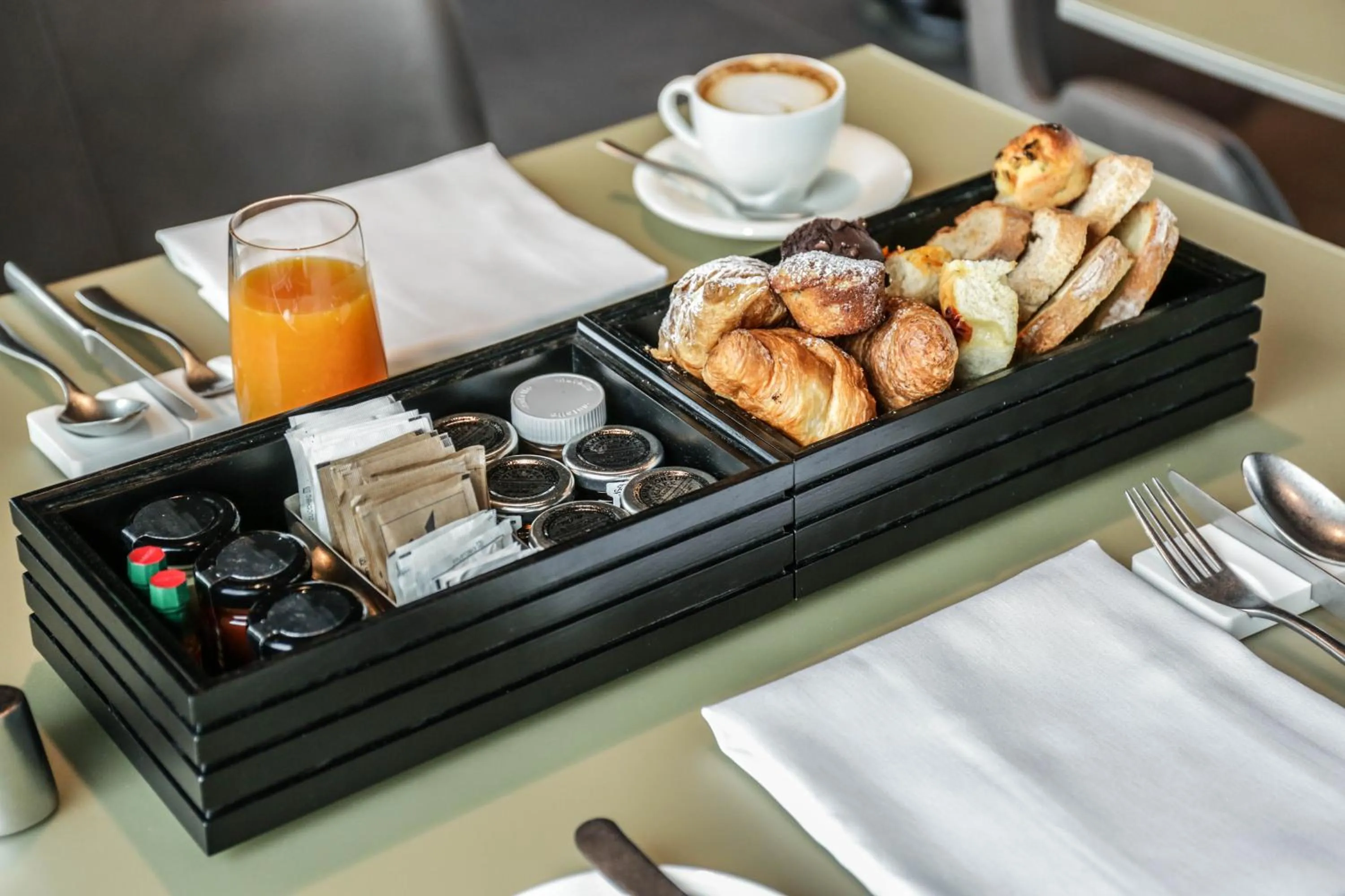 Food in Hotel VIU Milan, a Member of Design Hotels