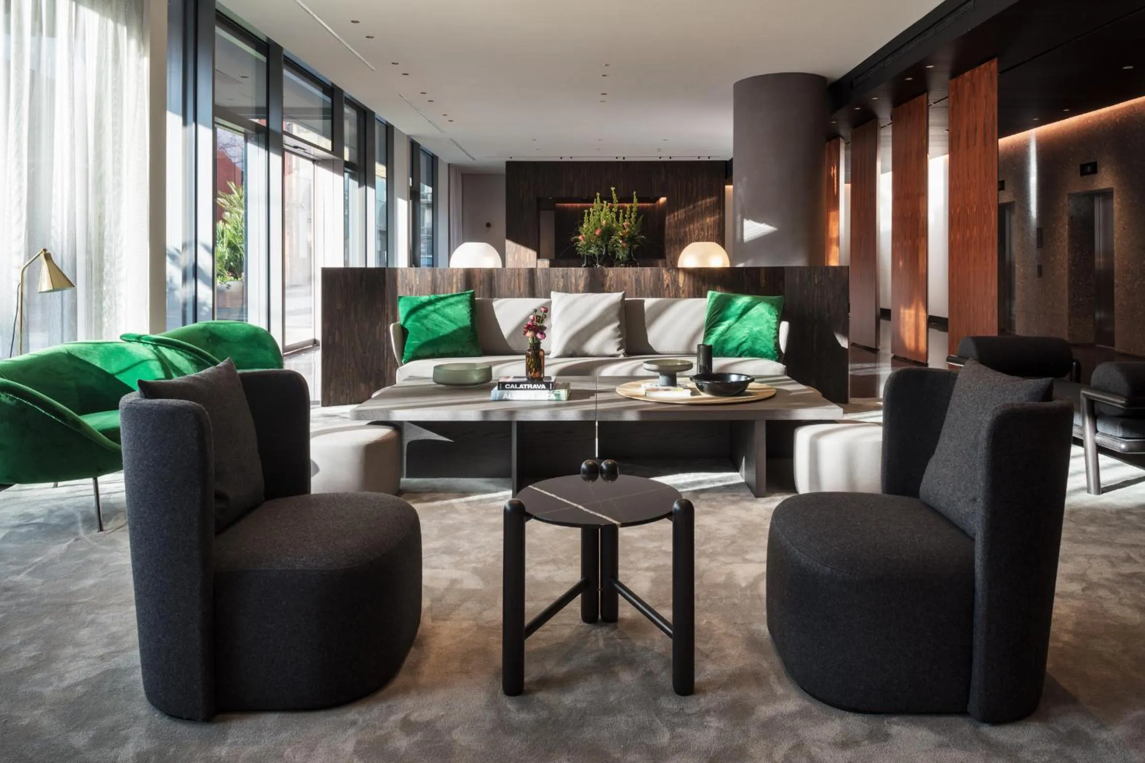 Lobby or reception in Hotel VIU Milan, a Member of Design Hotels