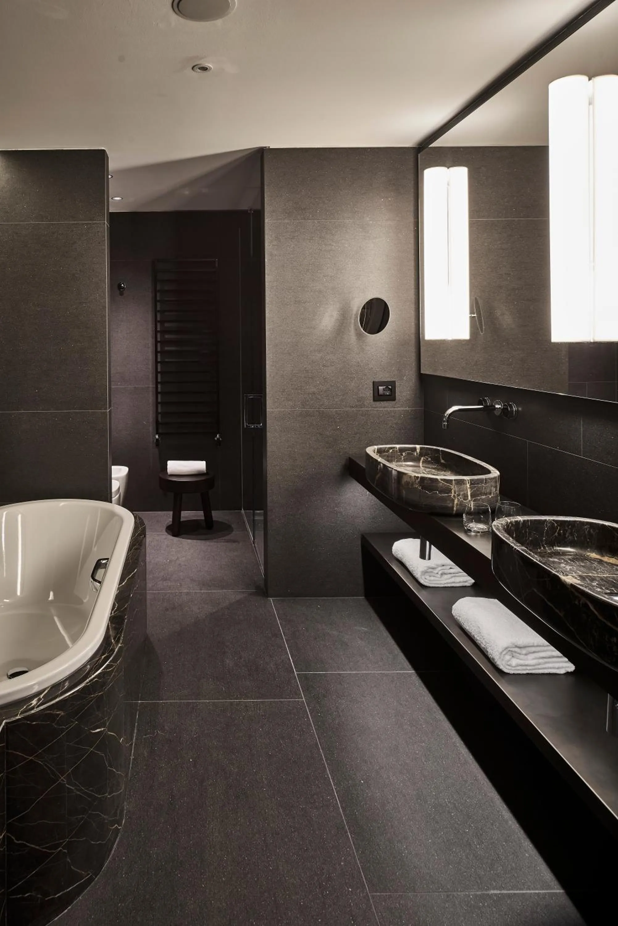 Shower in Hotel VIU Milan, a Member of Design Hotels
