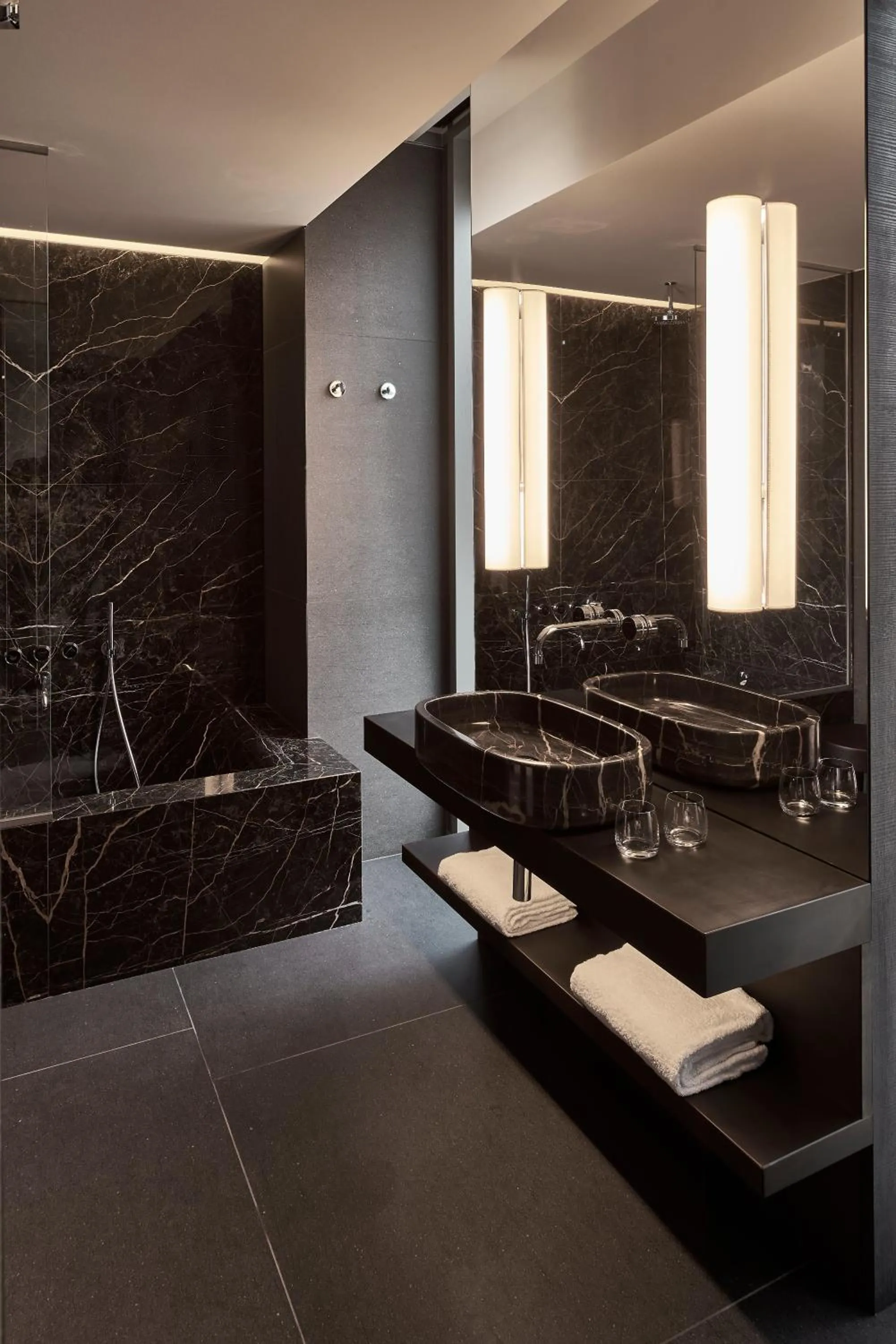 Shower in Hotel VIU Milan, a Member of Design Hotels